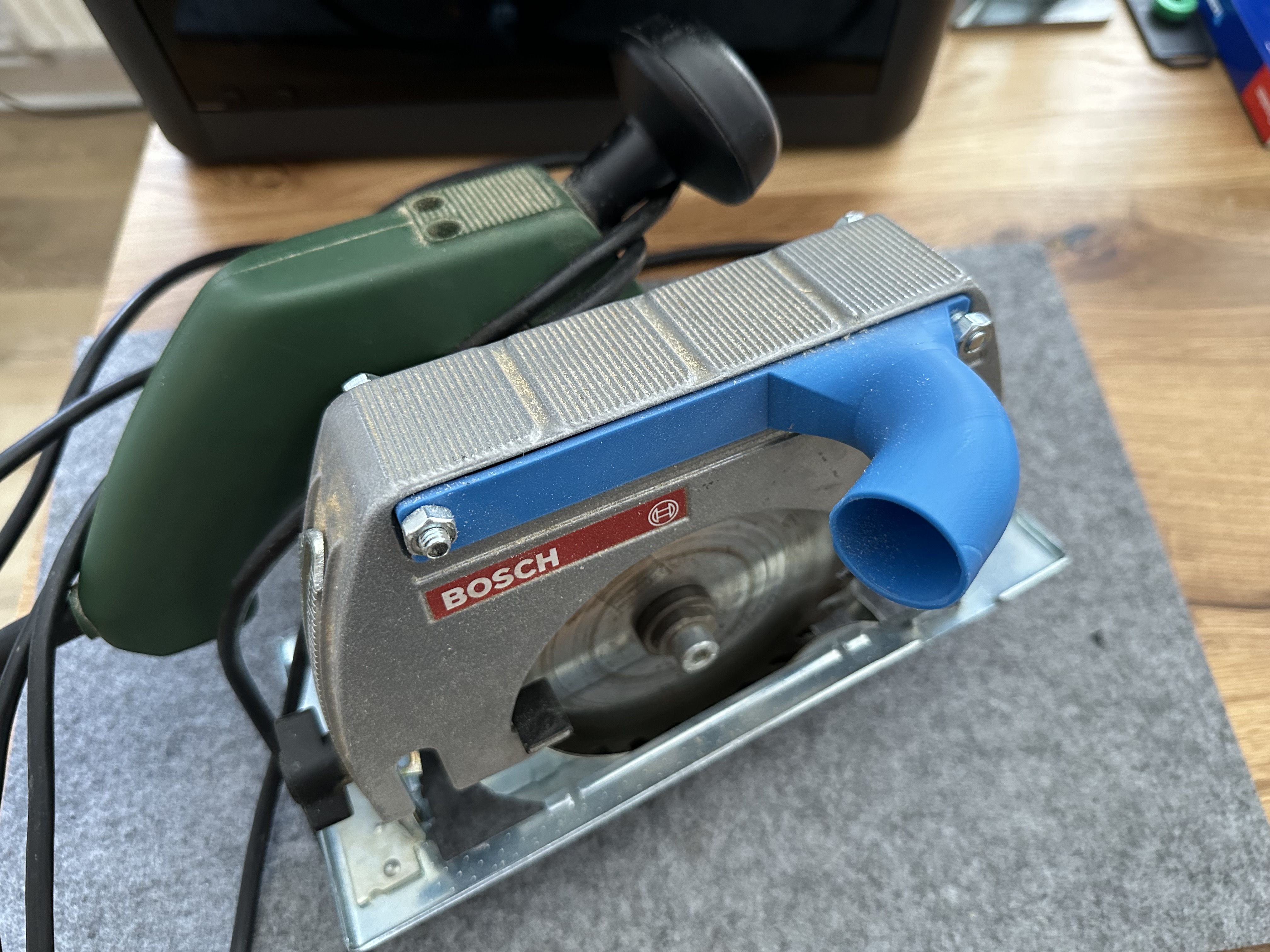 Vacuumadapter for circularsaw
