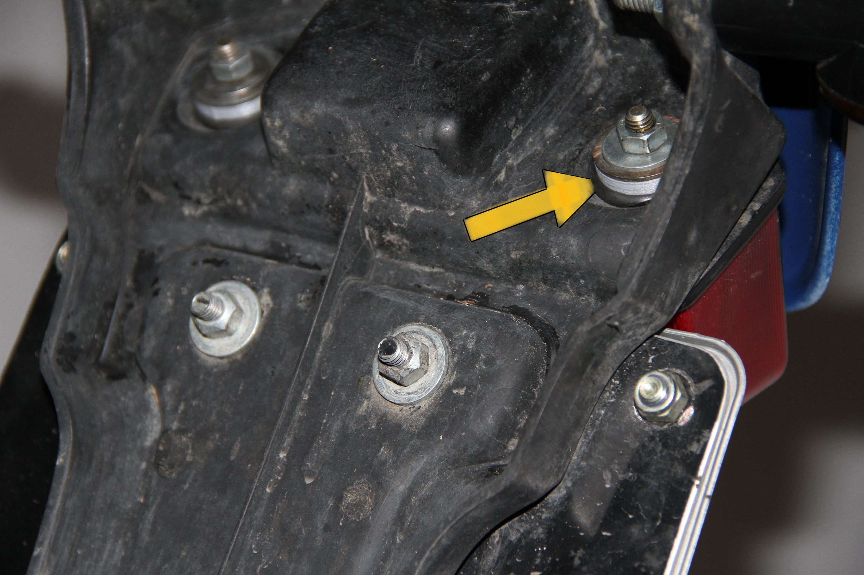 Yamaha TT 600E Backlight mounting rubber piece