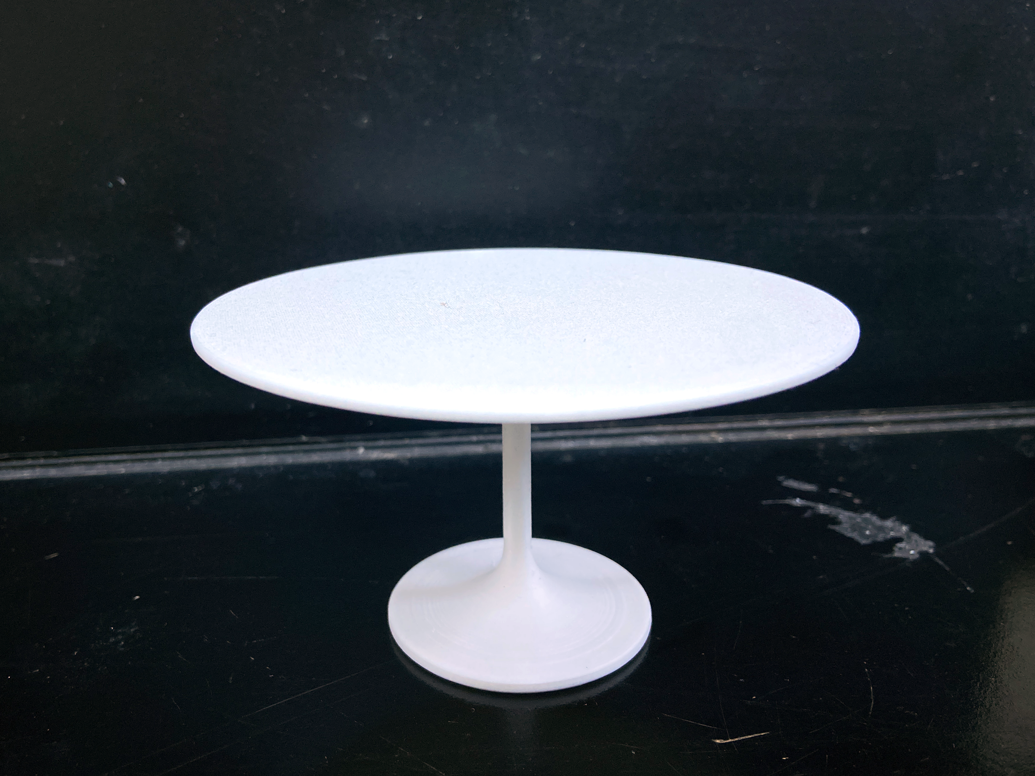Doll house round dinning table