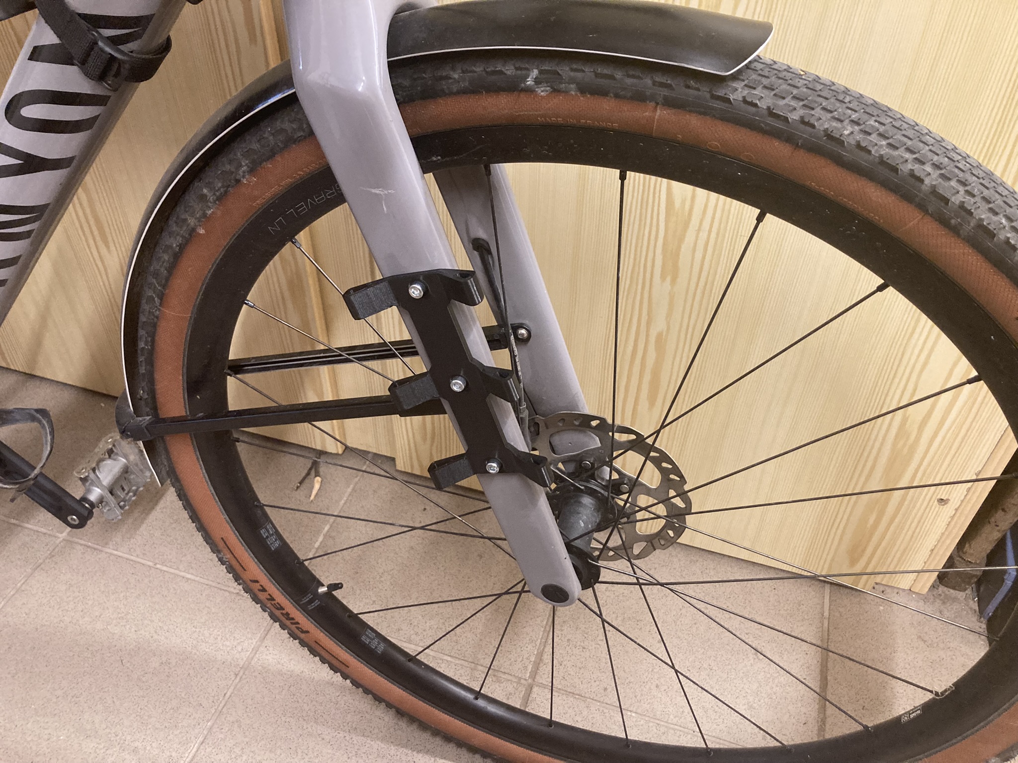 Bikepacking - bag holder on fork