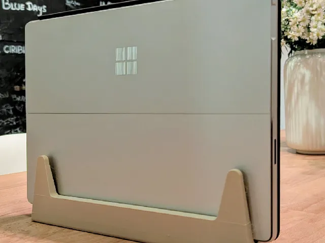 Simple Surface pro 9 vertical dock