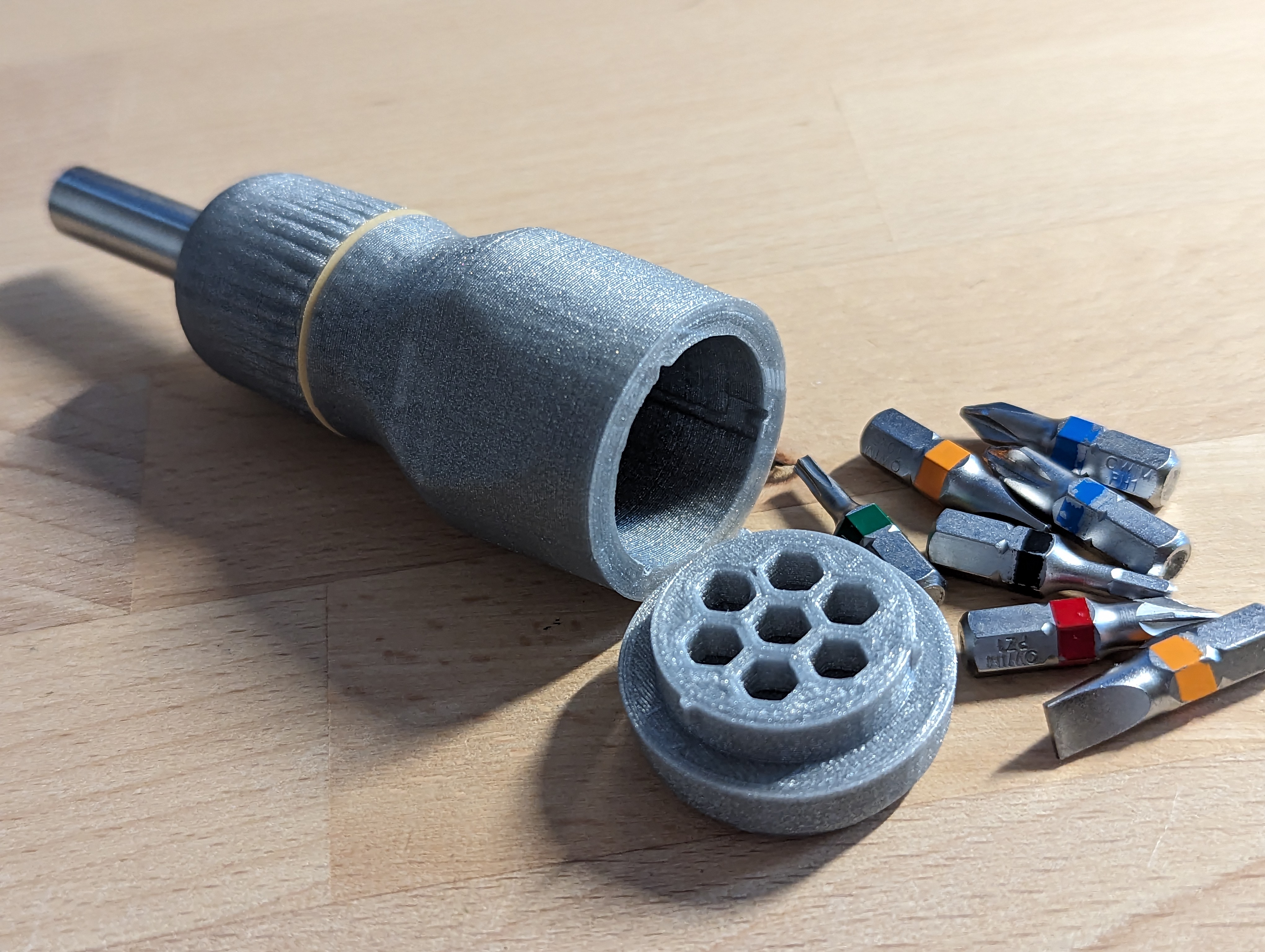 LTT Stubby Screwdriver (with different bit storage)
