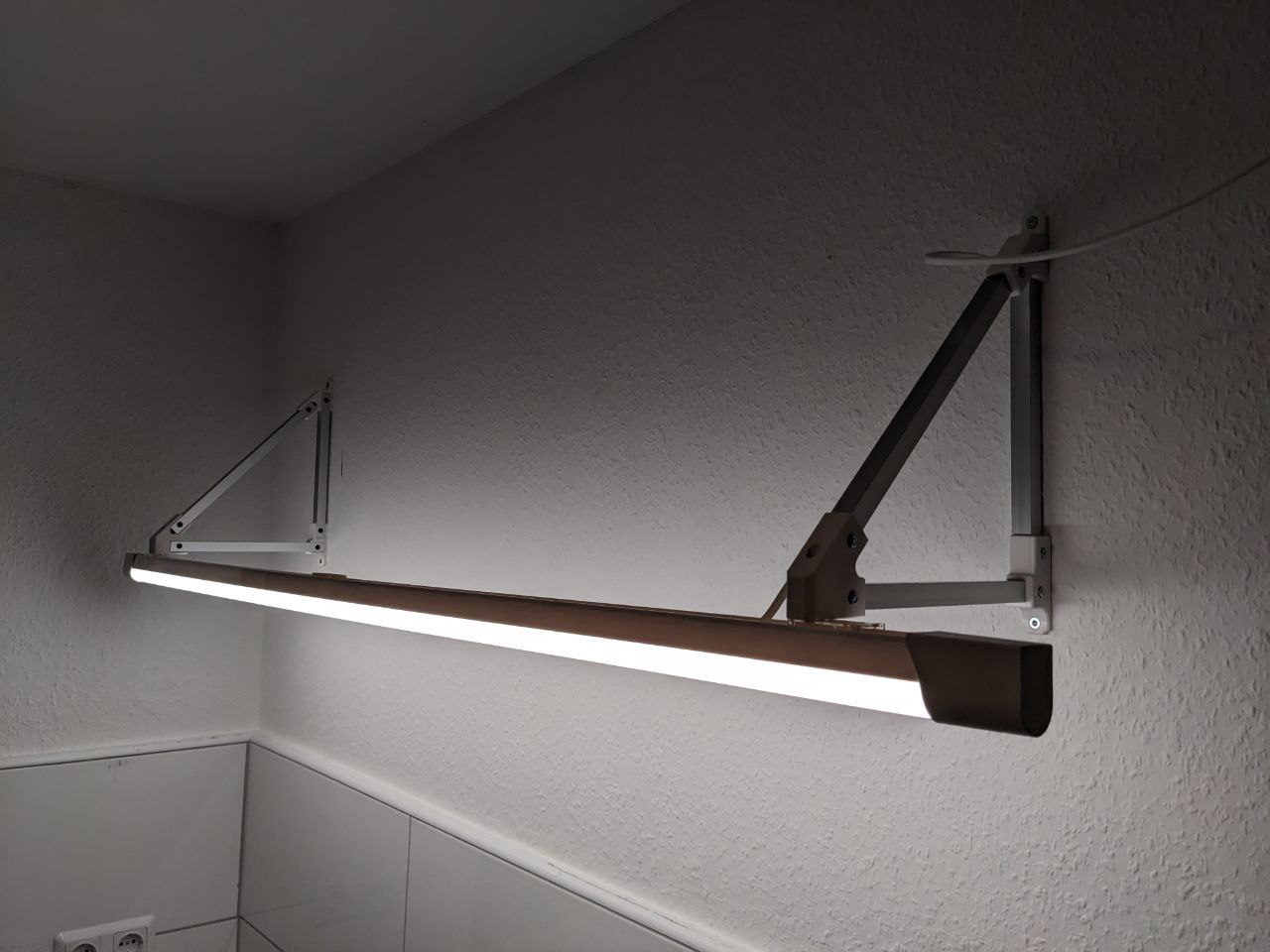 Lamp Extension Arms for Kitchen, Desk, Workbench or Workplace - 15 mm Square Extrusion