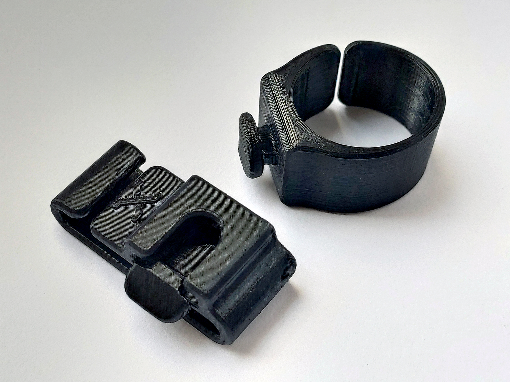 Quick release snorkel tube clip image 3
