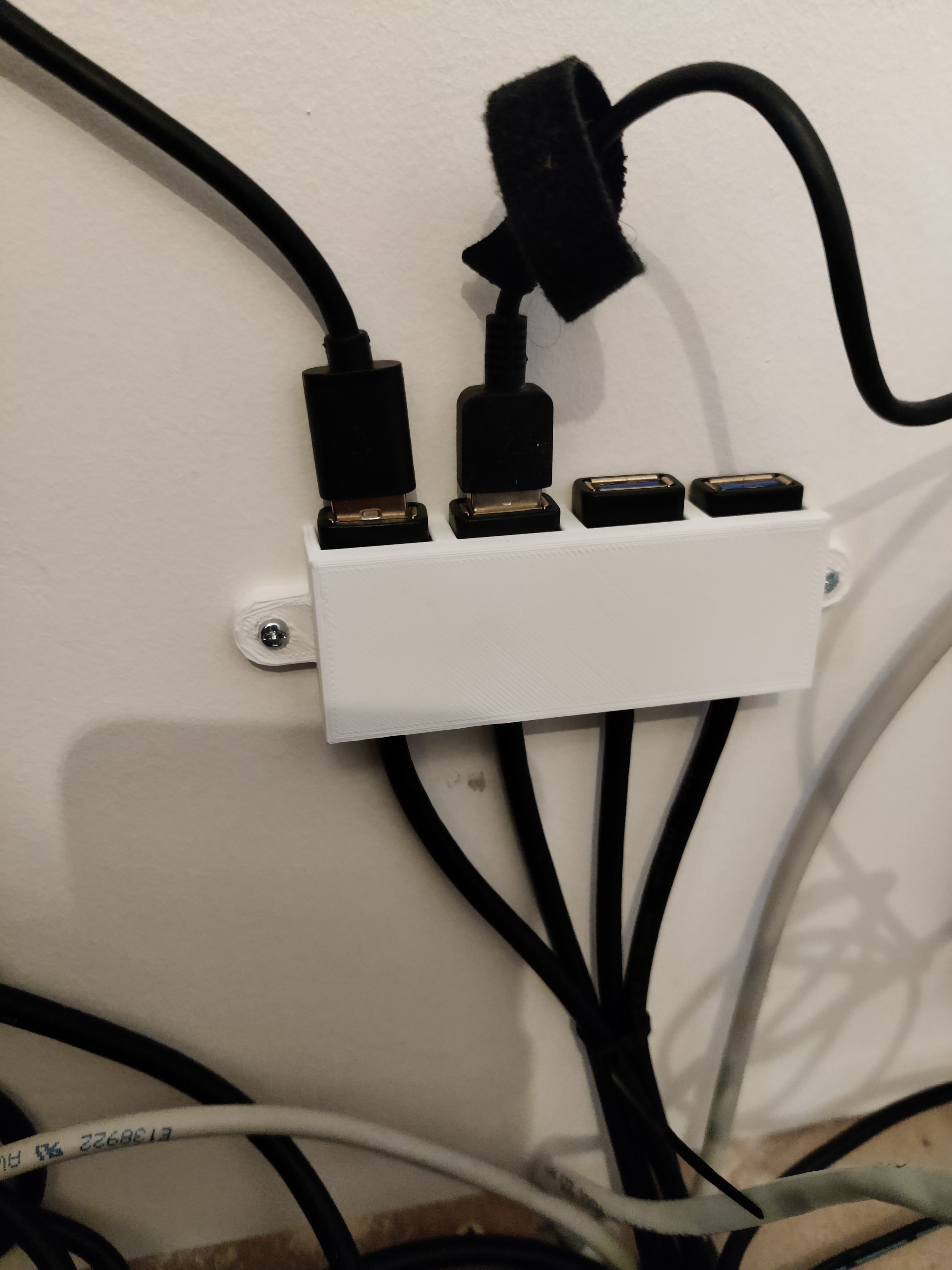 USB extention holder/mount by Sparkey | Download free STL model ...