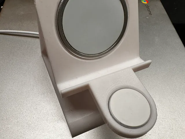 Iphone magsafe charge stand with Apple Watch IOS17 Standby