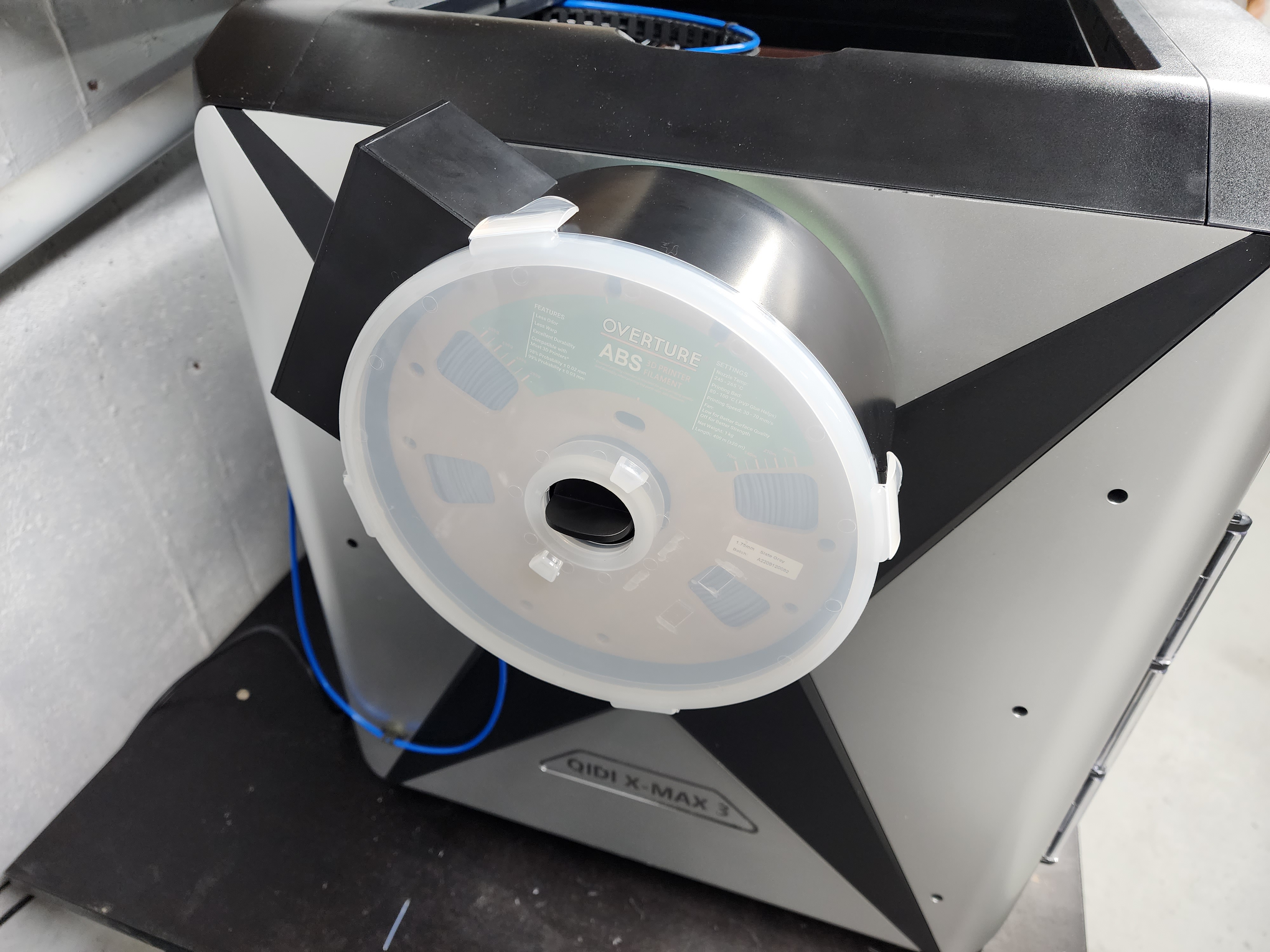 Side mount for improved and easier loading on the Qidi X-Max 3