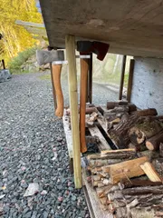 Garden tool hanger