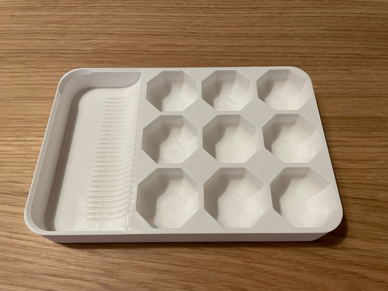 Paint mixing tray