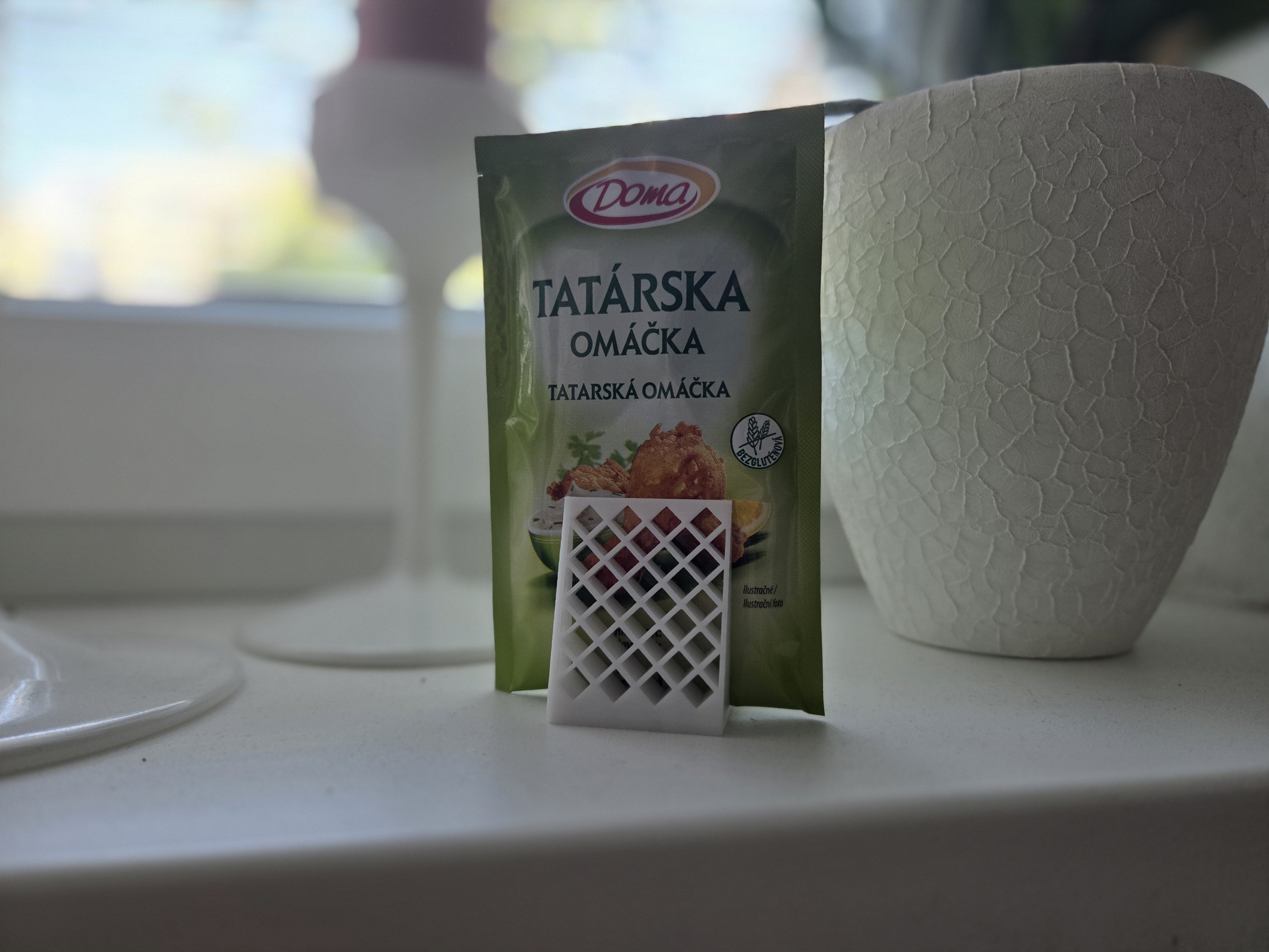 Sauce packet stand