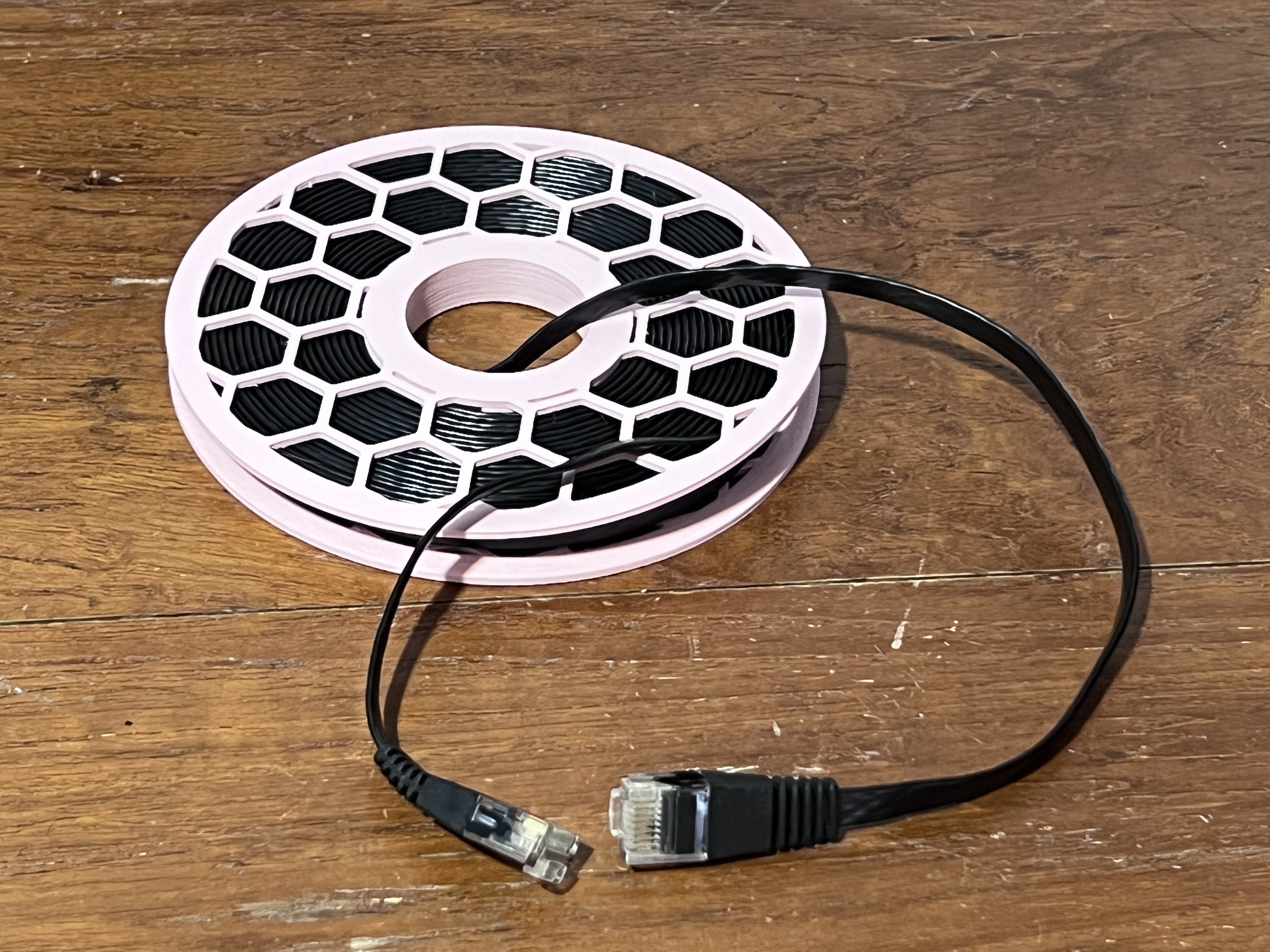 Miniatura 4 do modelo 3D Flat Ethernet Cable Spool