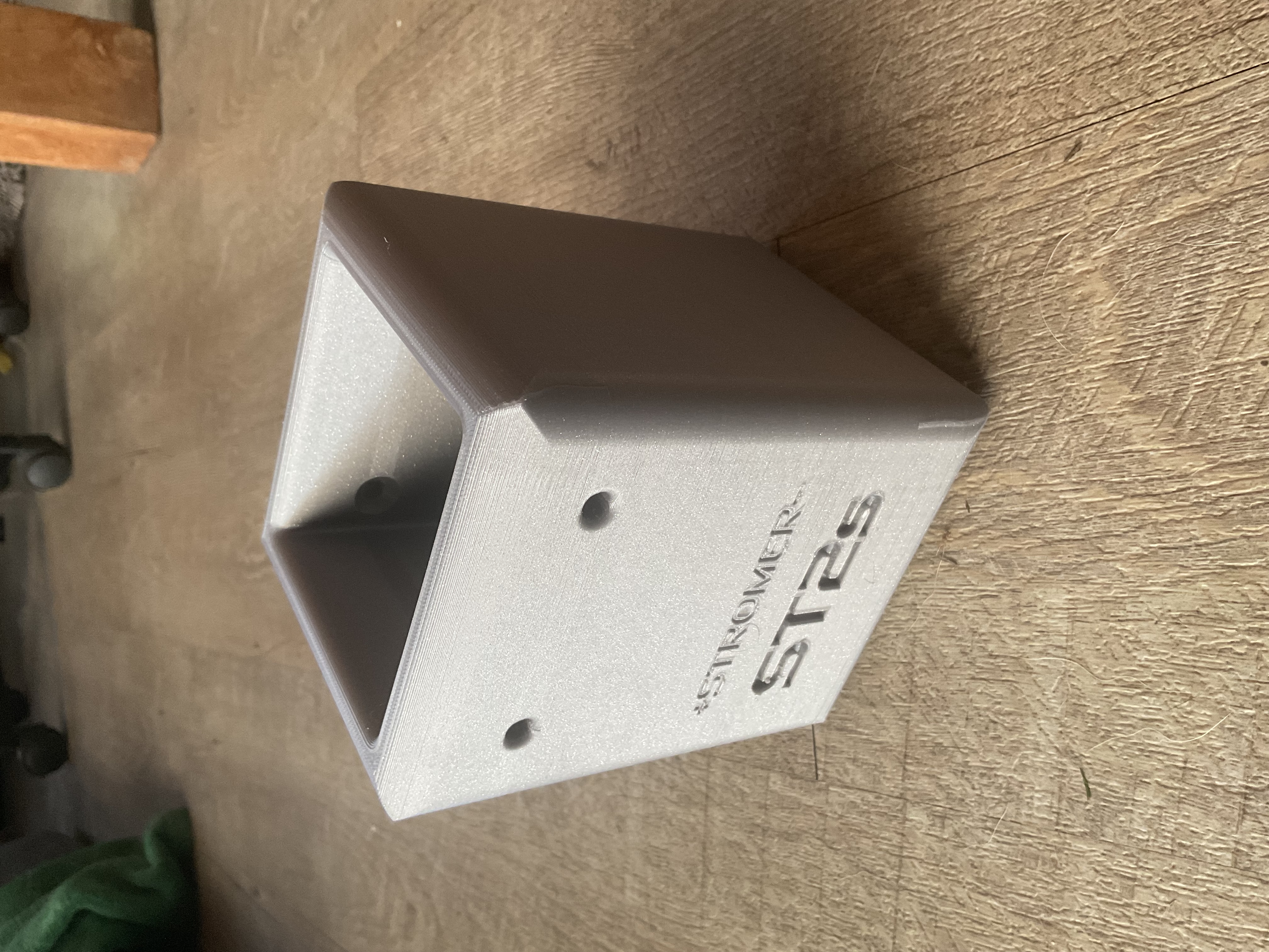 Stromer ST2s battery wall holder