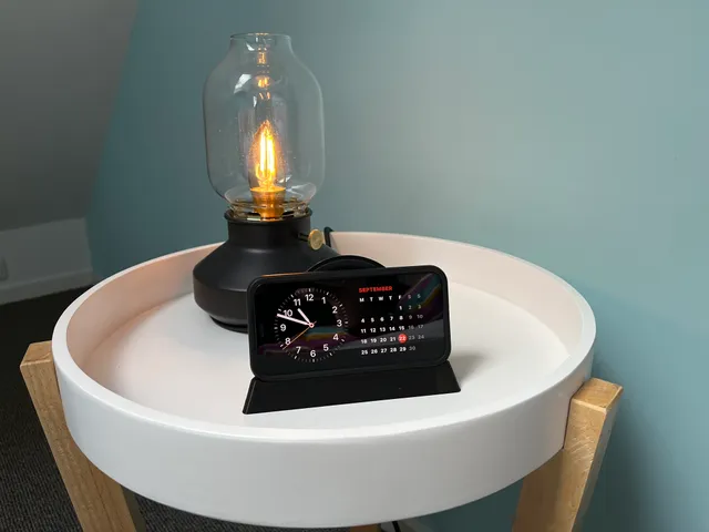 iPhone 13 mini wireless charging dock, for iOS17 Standby mode