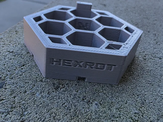 HEXROT – Hexagonal Plant Pot Feet with Honeycomb Drainage