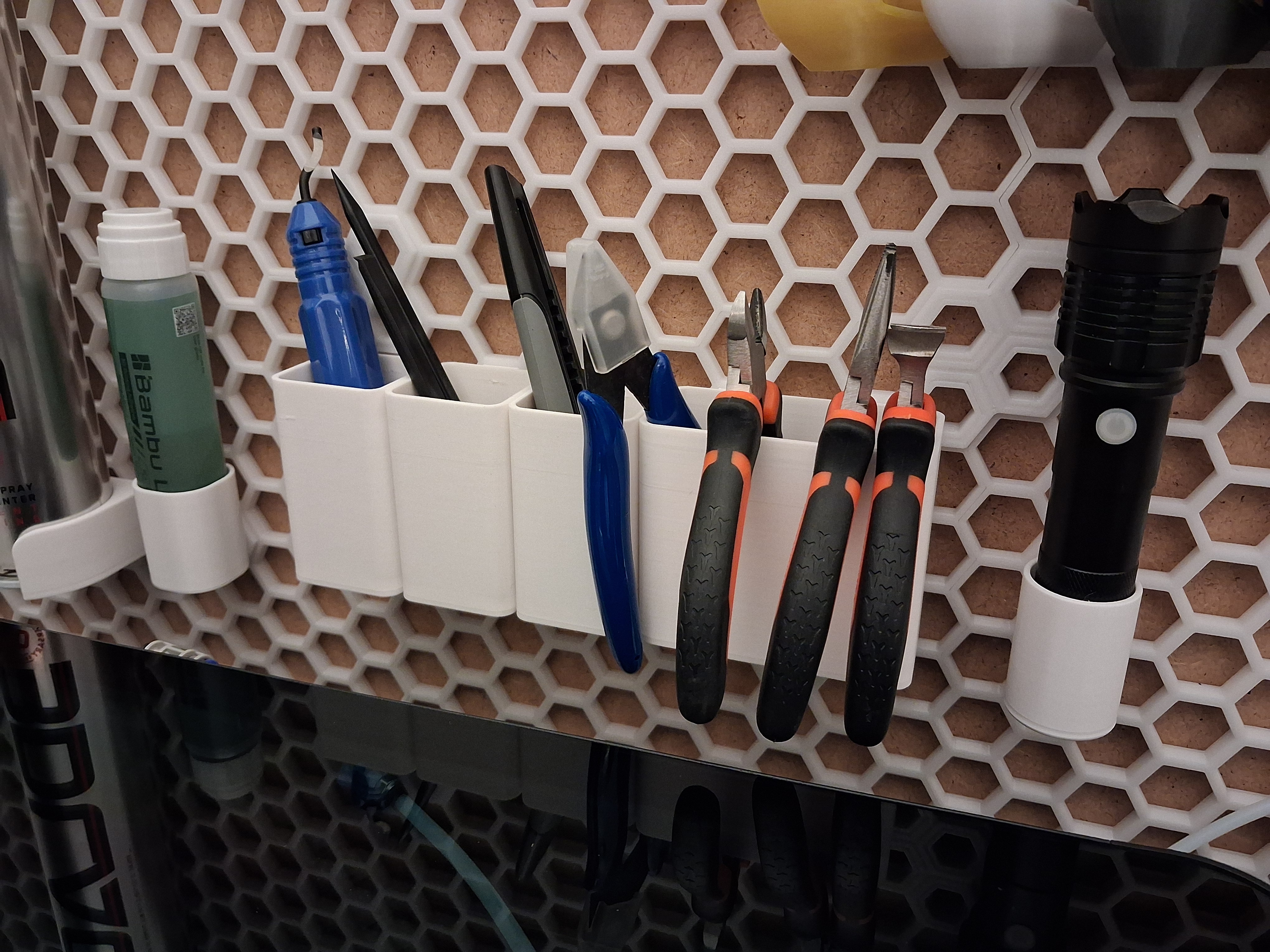 HSW modular stuff holder/basket/bucket, lattice-aligned