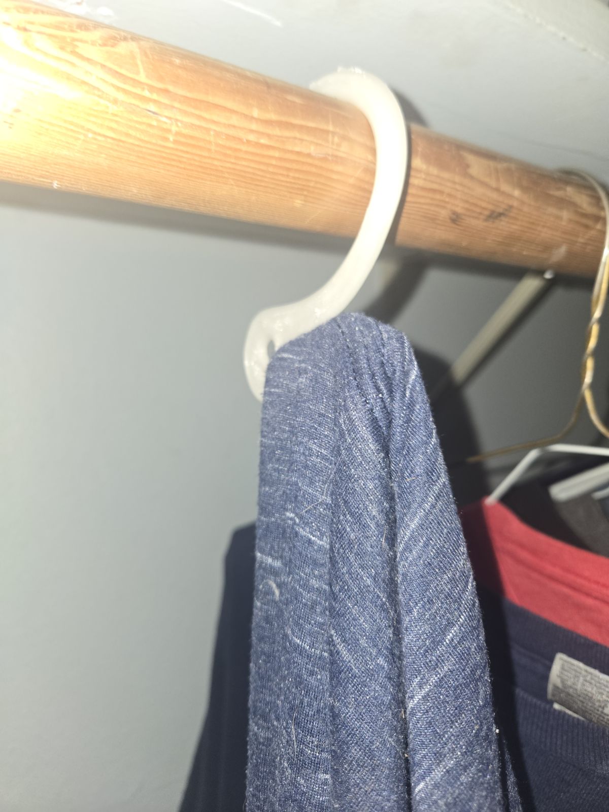 Hoodie hanger