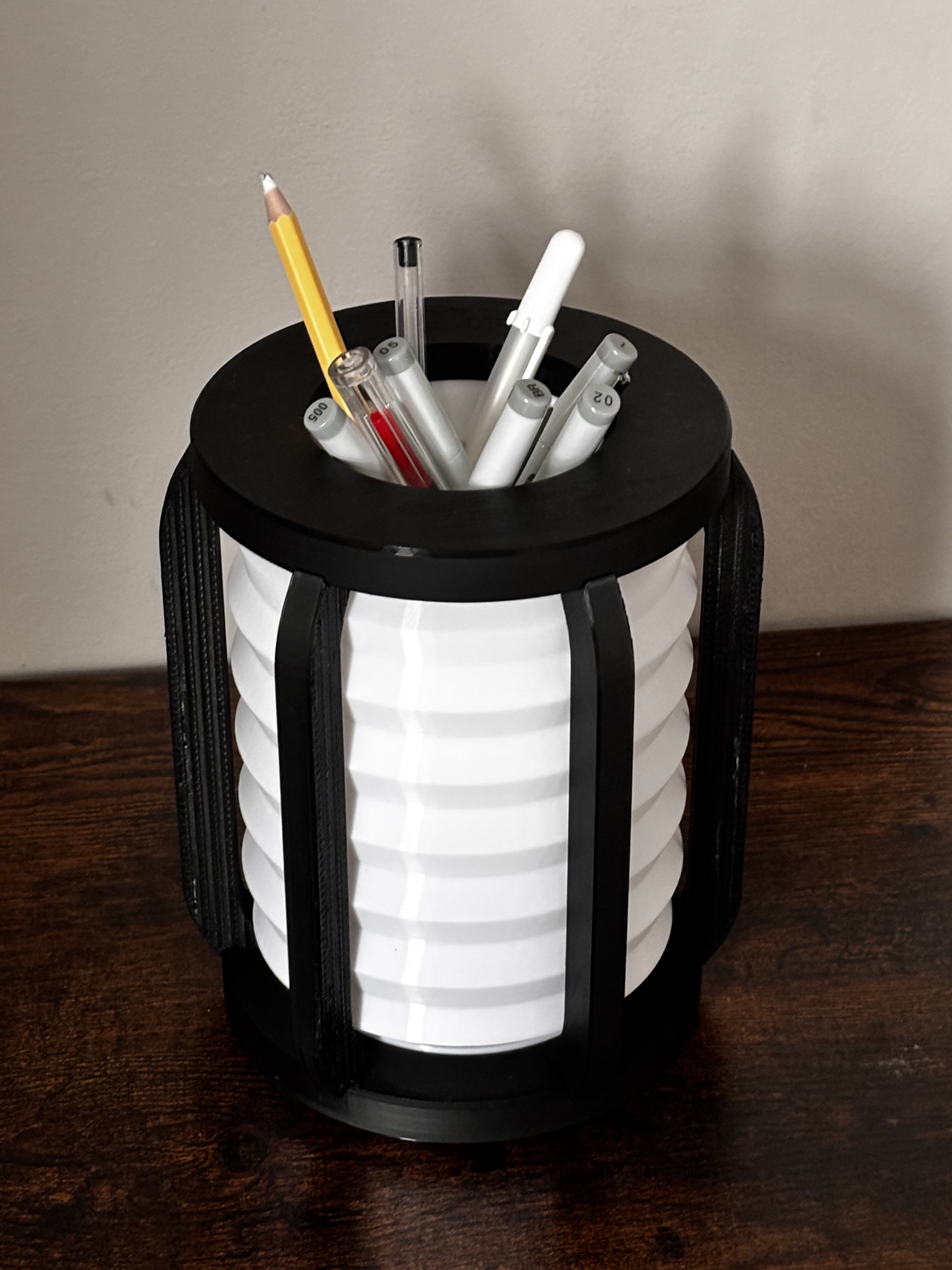 Lamp pen holder