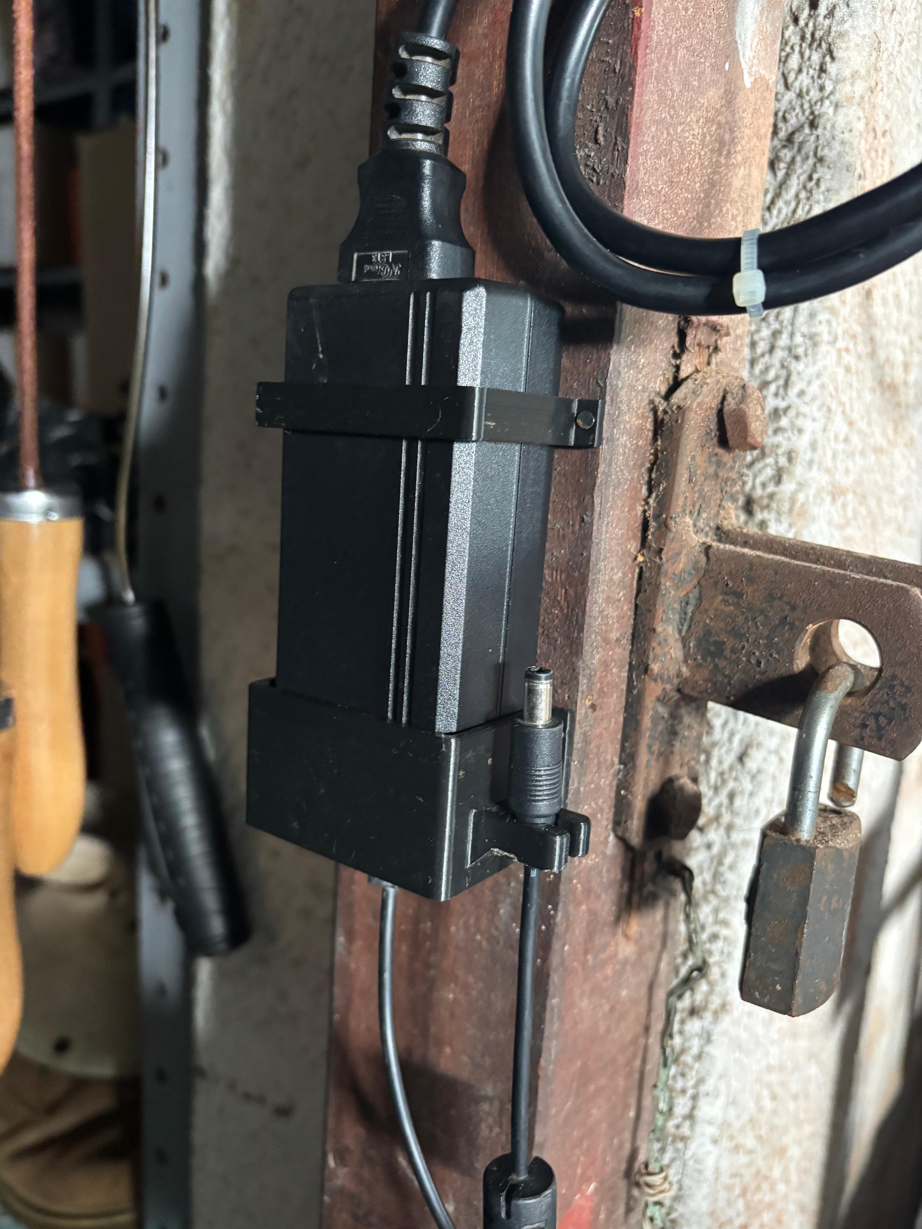 Power Brick Holder (Wahoo Kickr)