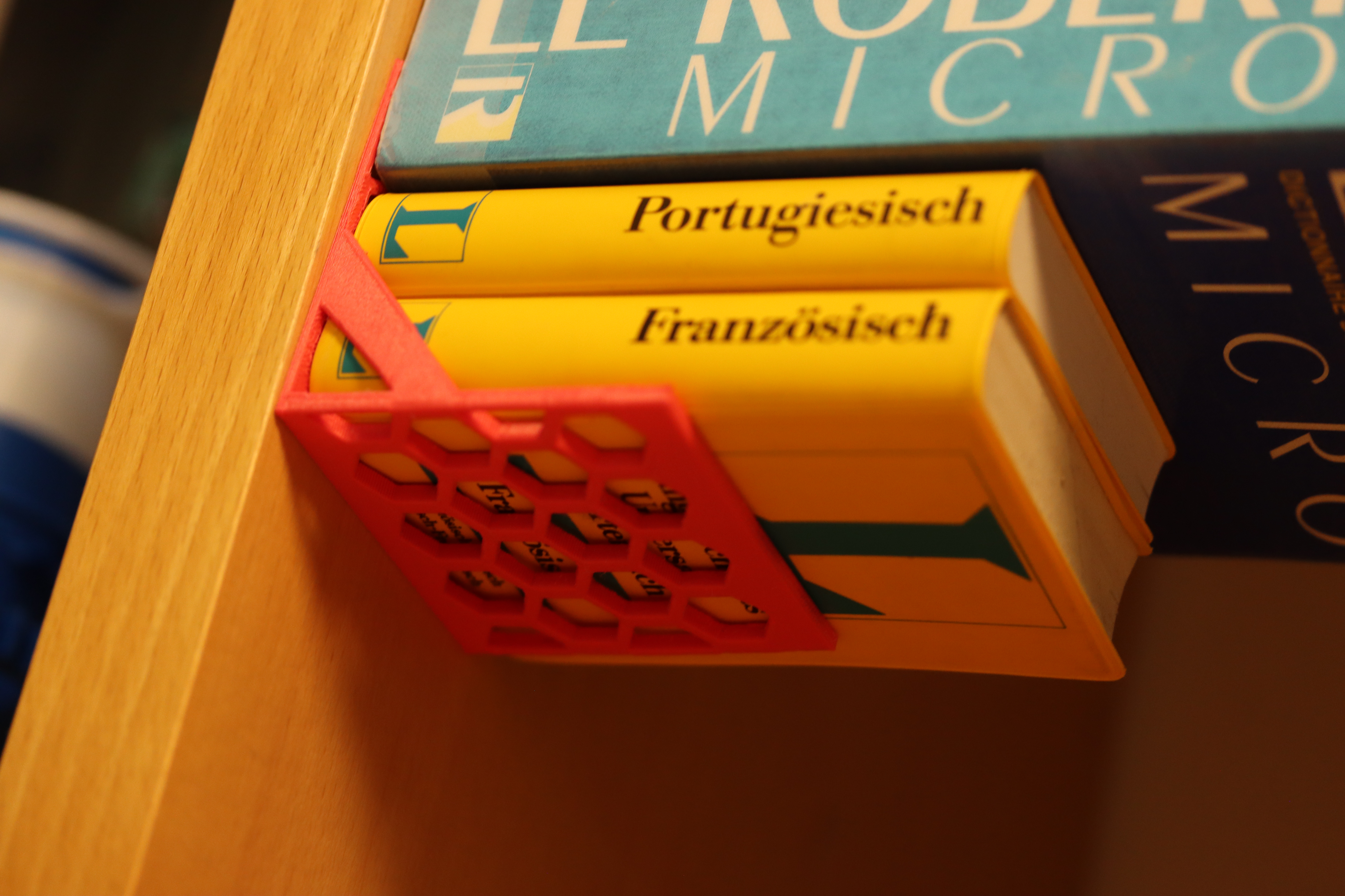 Minimalistic bookstand
