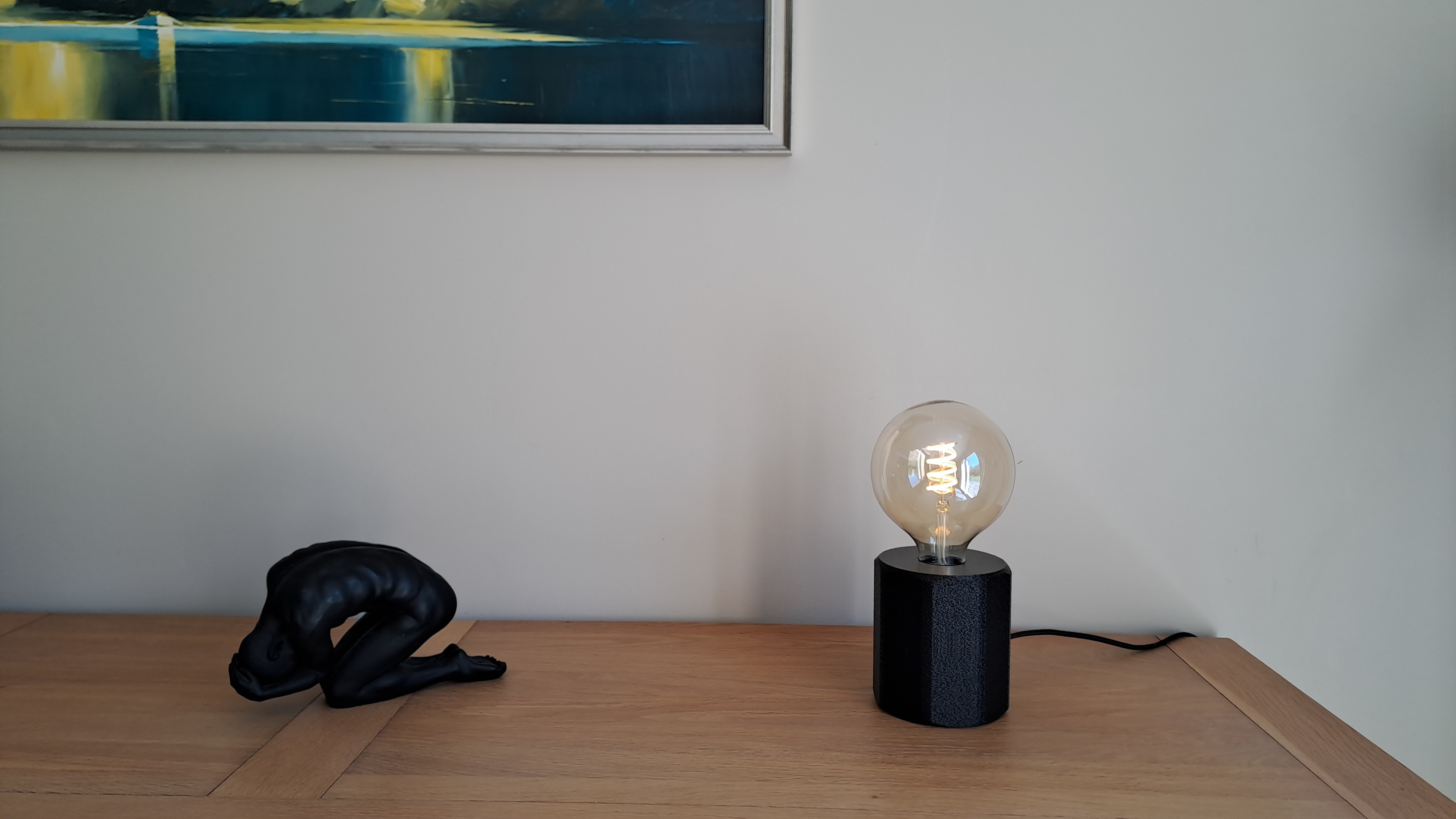 Elegant Lamp for Philips Hue Filament Lights