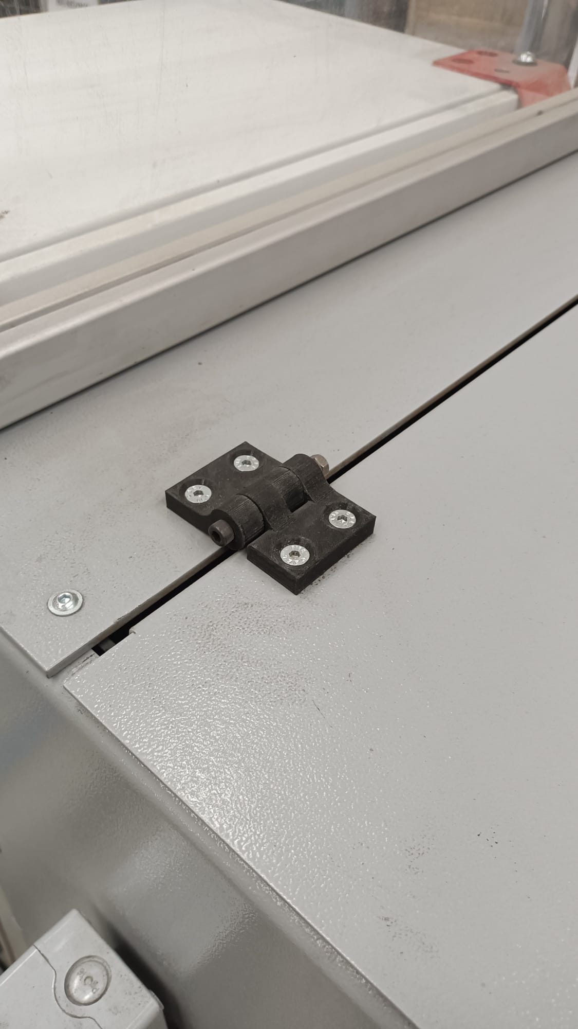 Strong Hinge