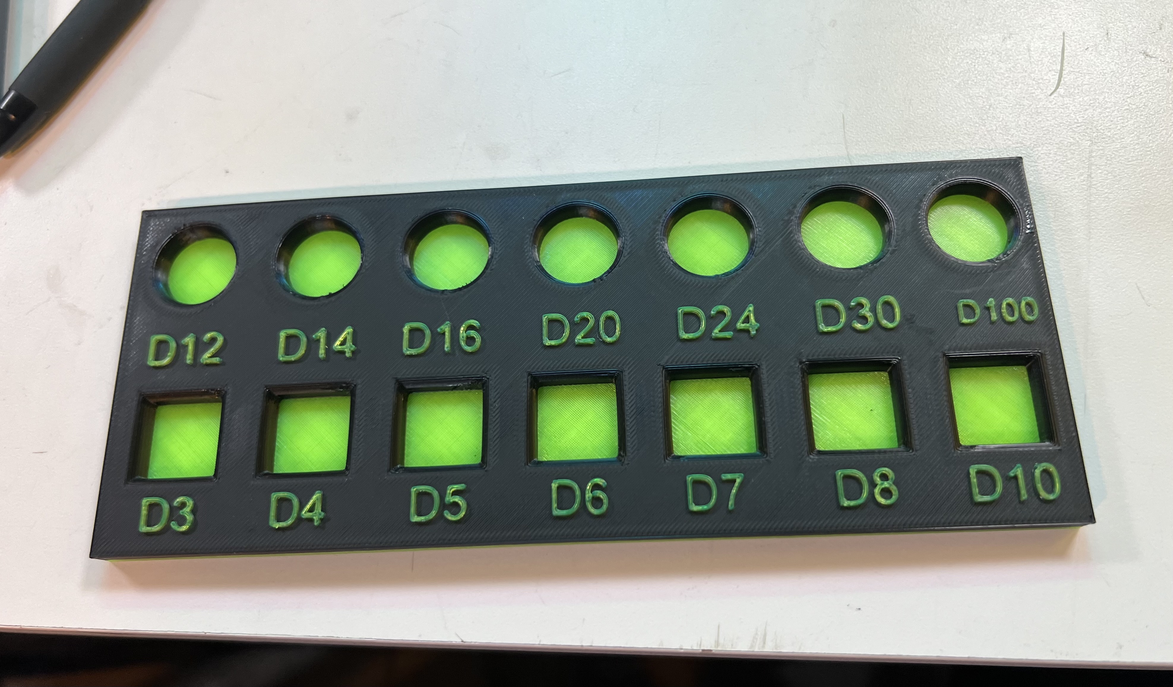 Simple DCC Dice Tray