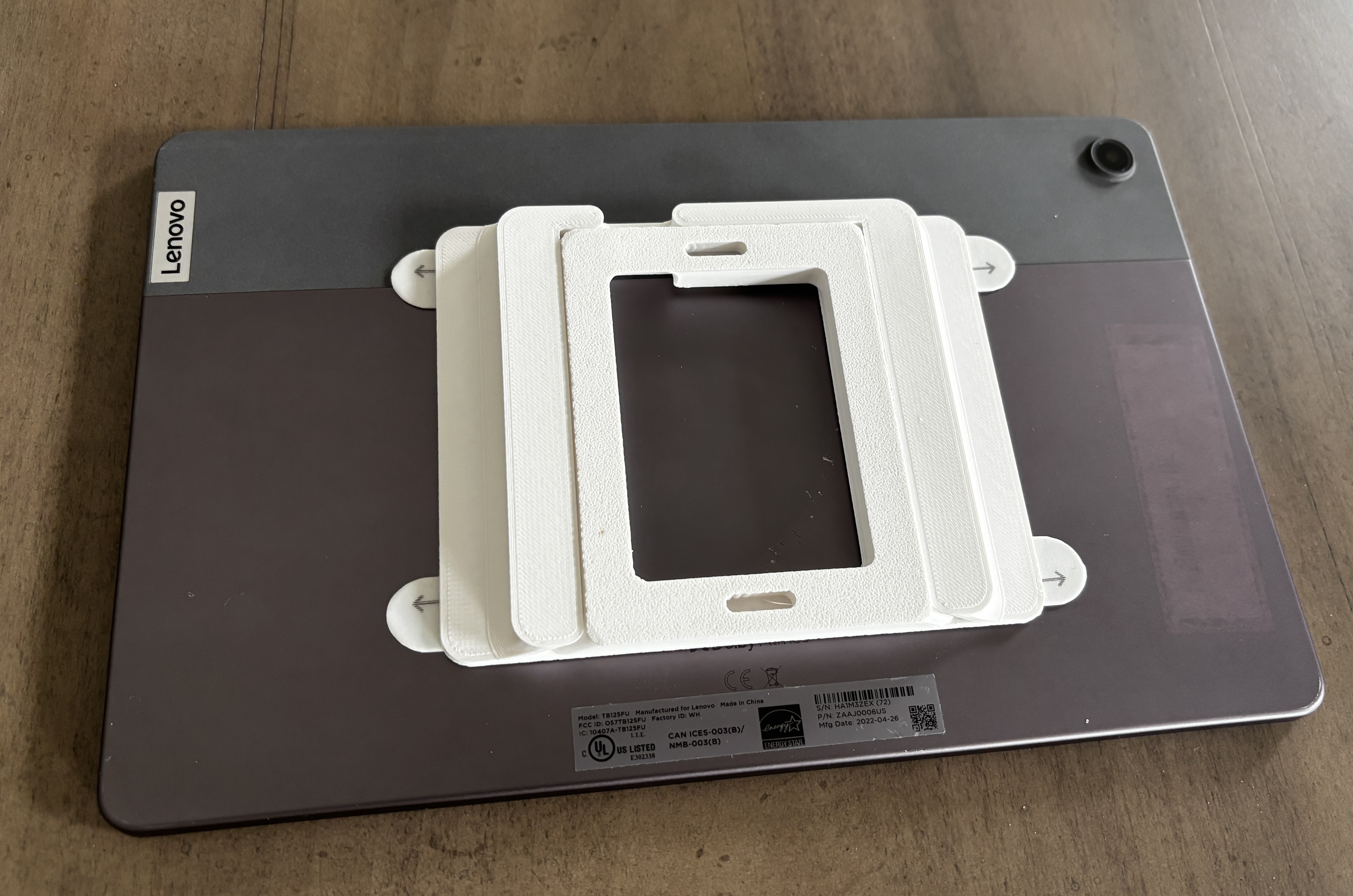 Miniatura 3 do modelo 3D Floating Universal Tablet Wall Mount