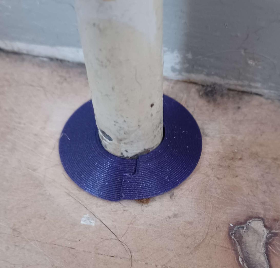 Radiator pipe cover