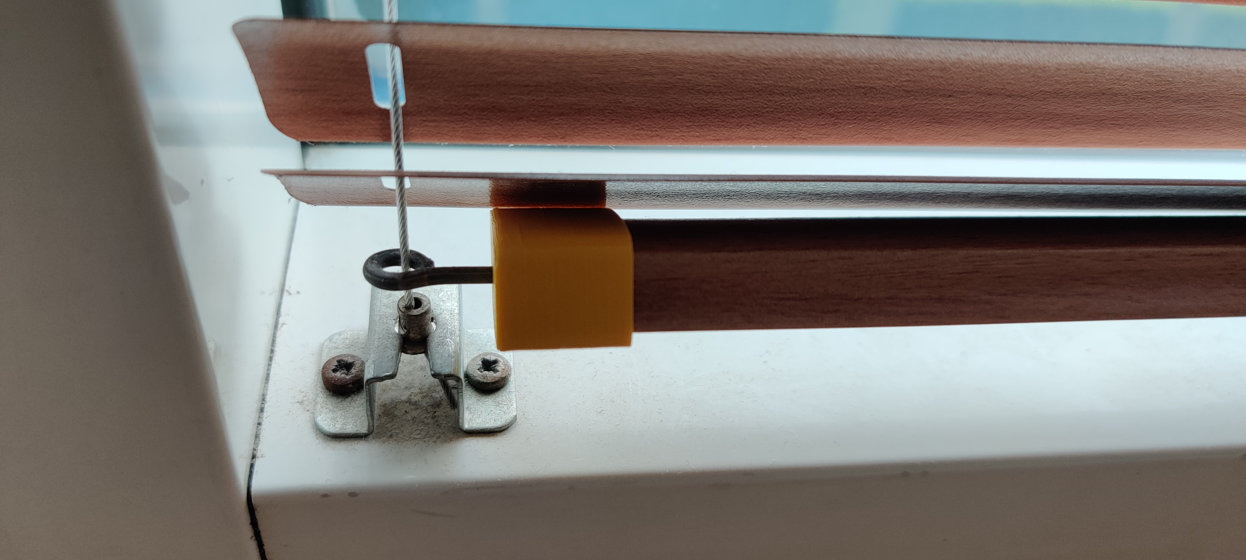 Luxaflex blinds endcap