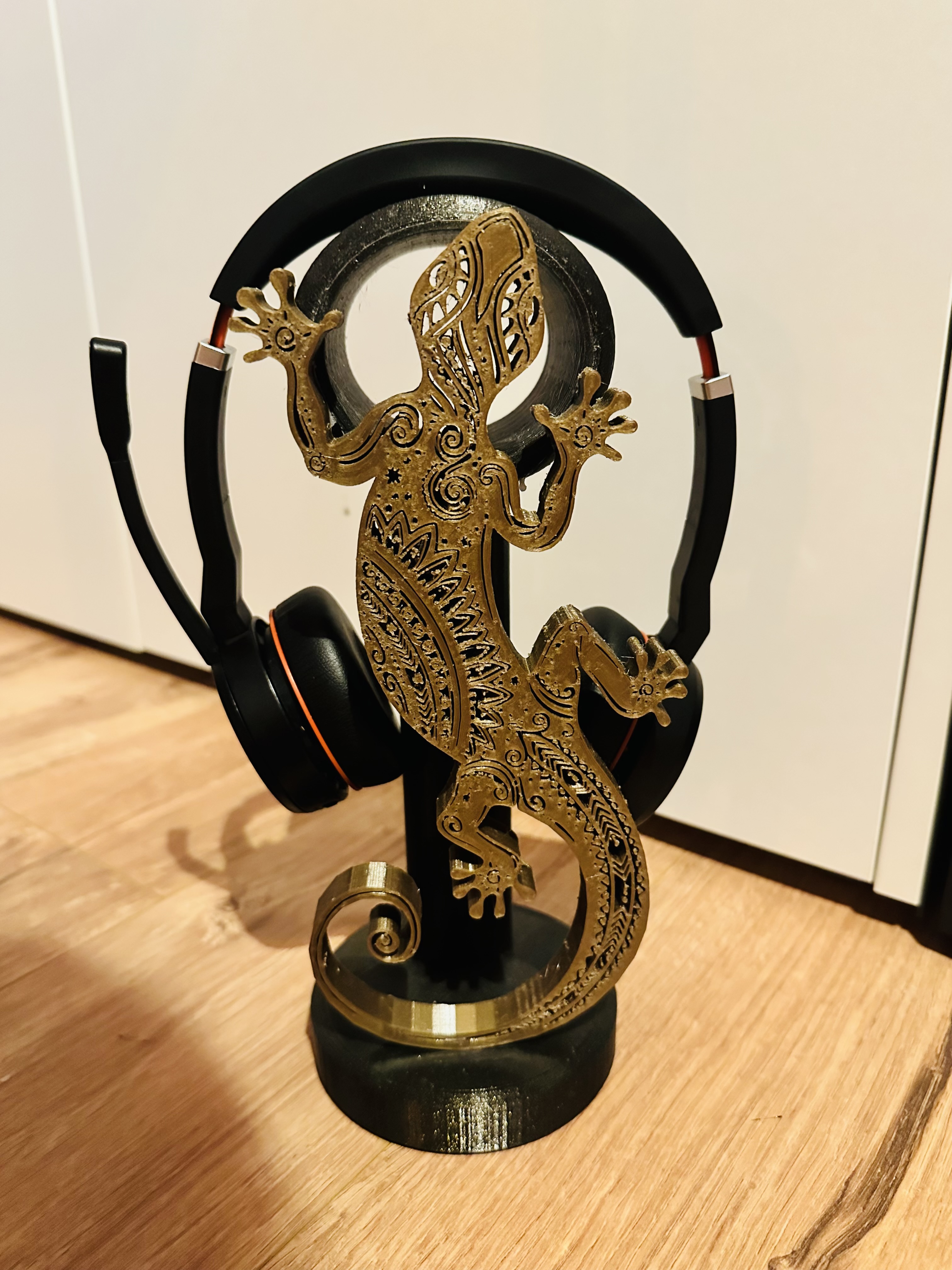 Headphone stand