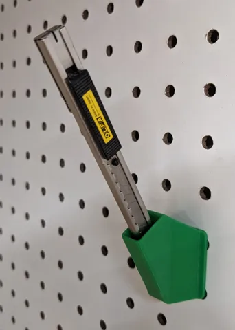 Snap knife pegboard holder