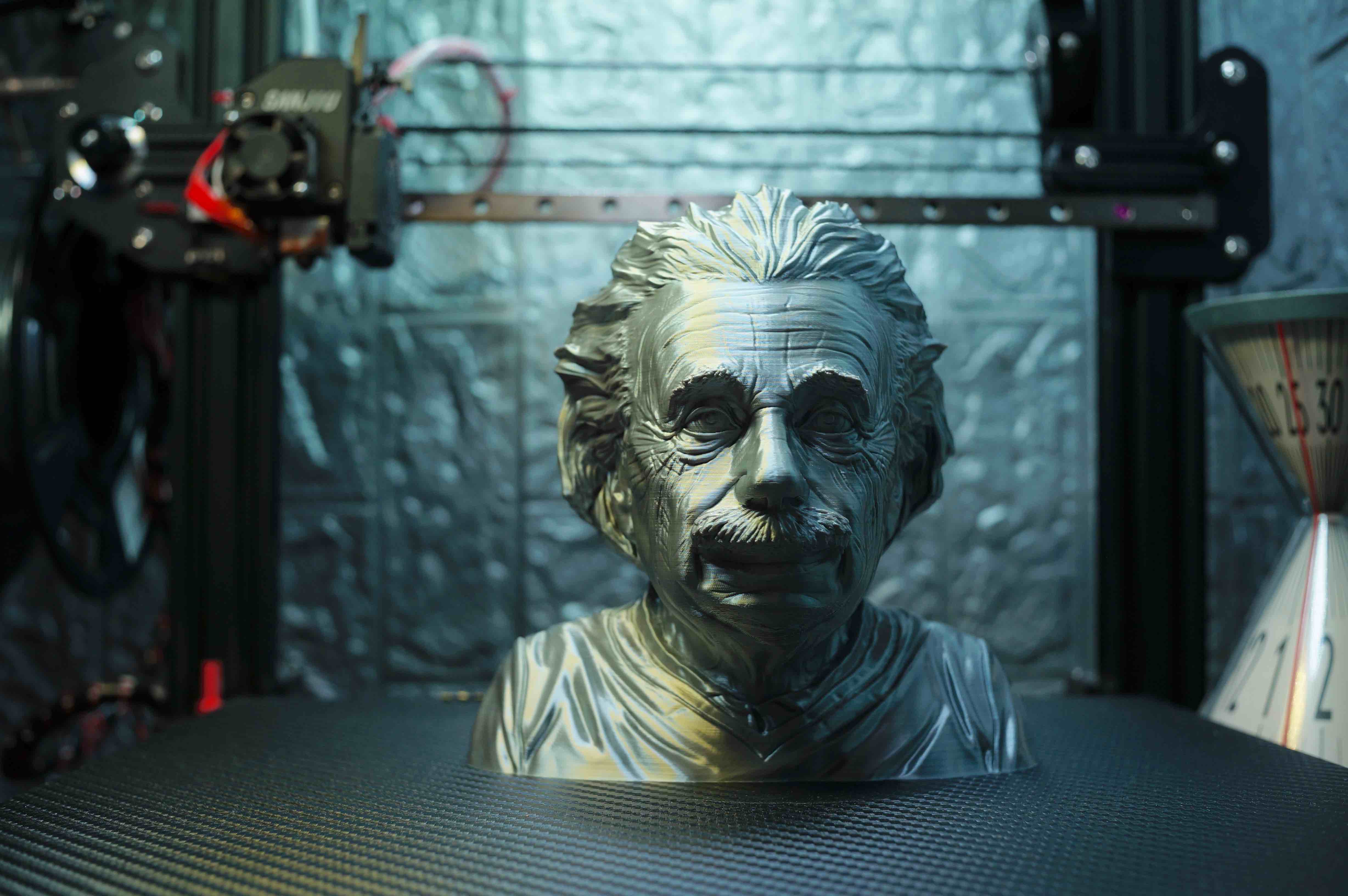 Miniatura 2 do modelo 3D Albert Einstein Support Free