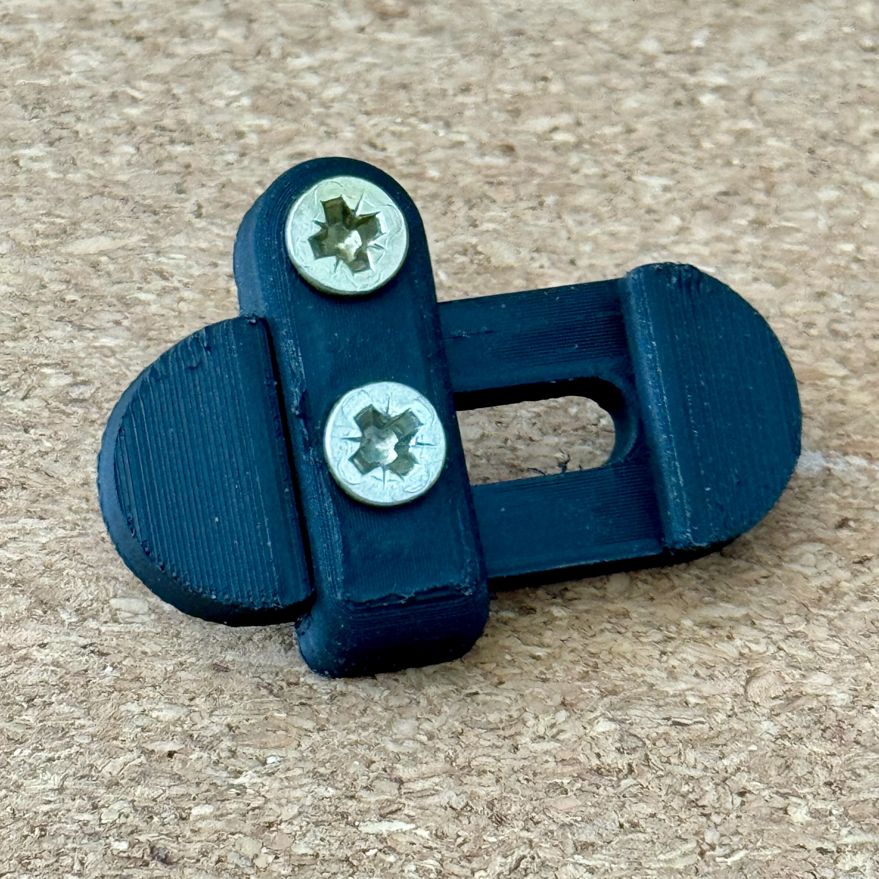 small and simple latch