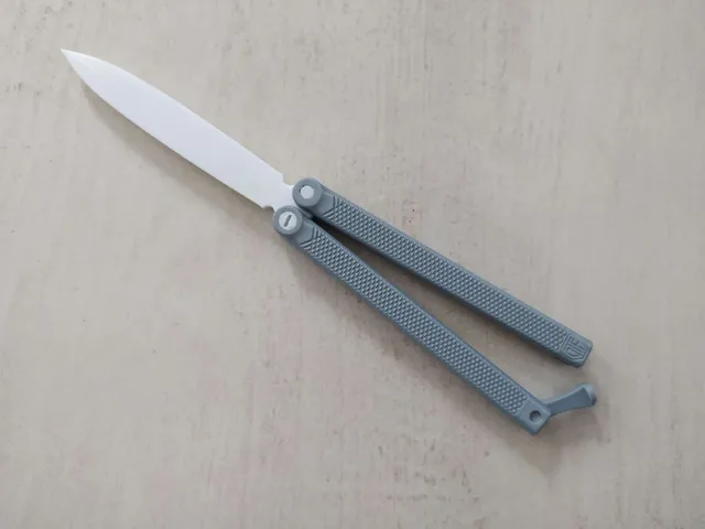 Butterfly Knife / Balisong Toy (No Hardware Needed) remixed training blade