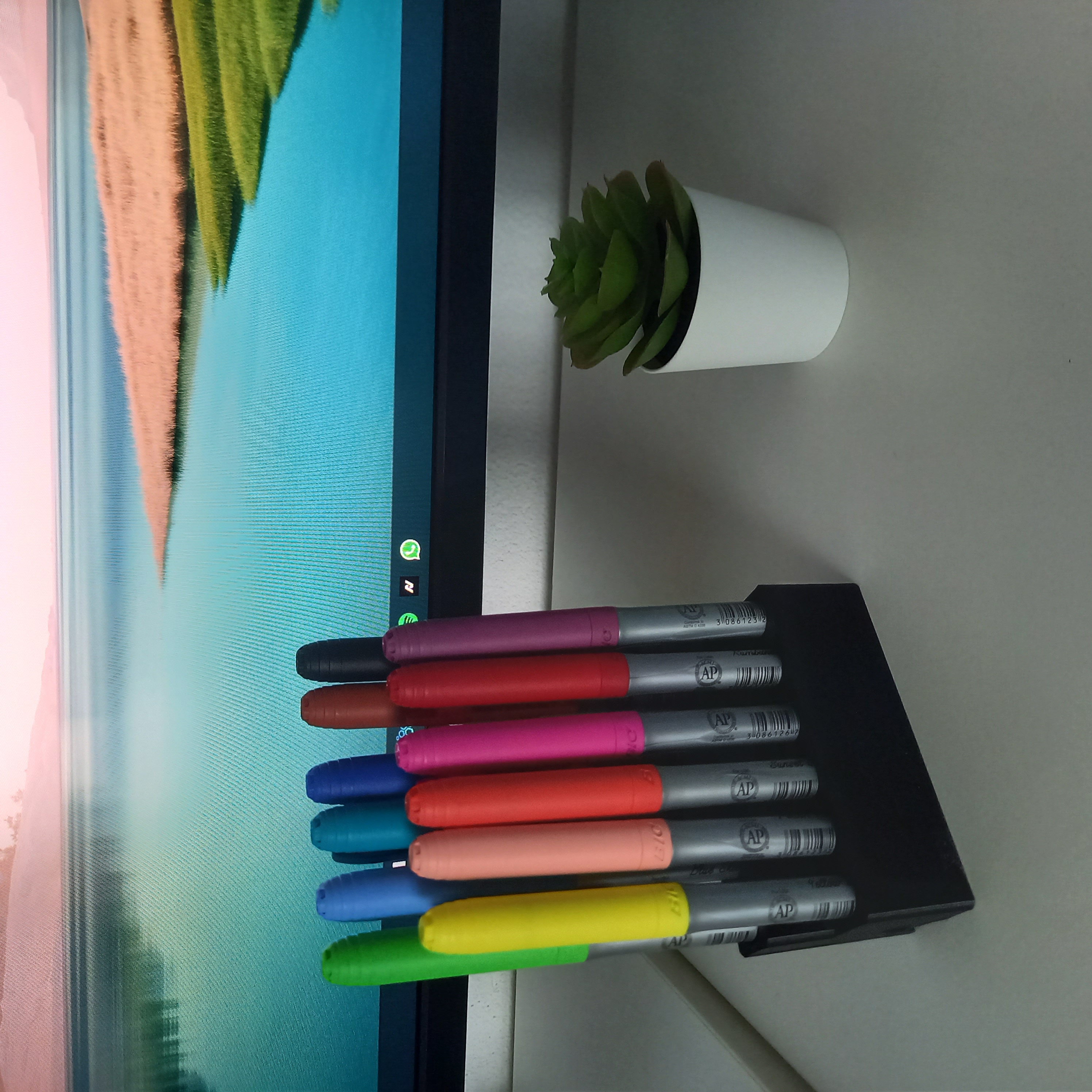 Pen holder