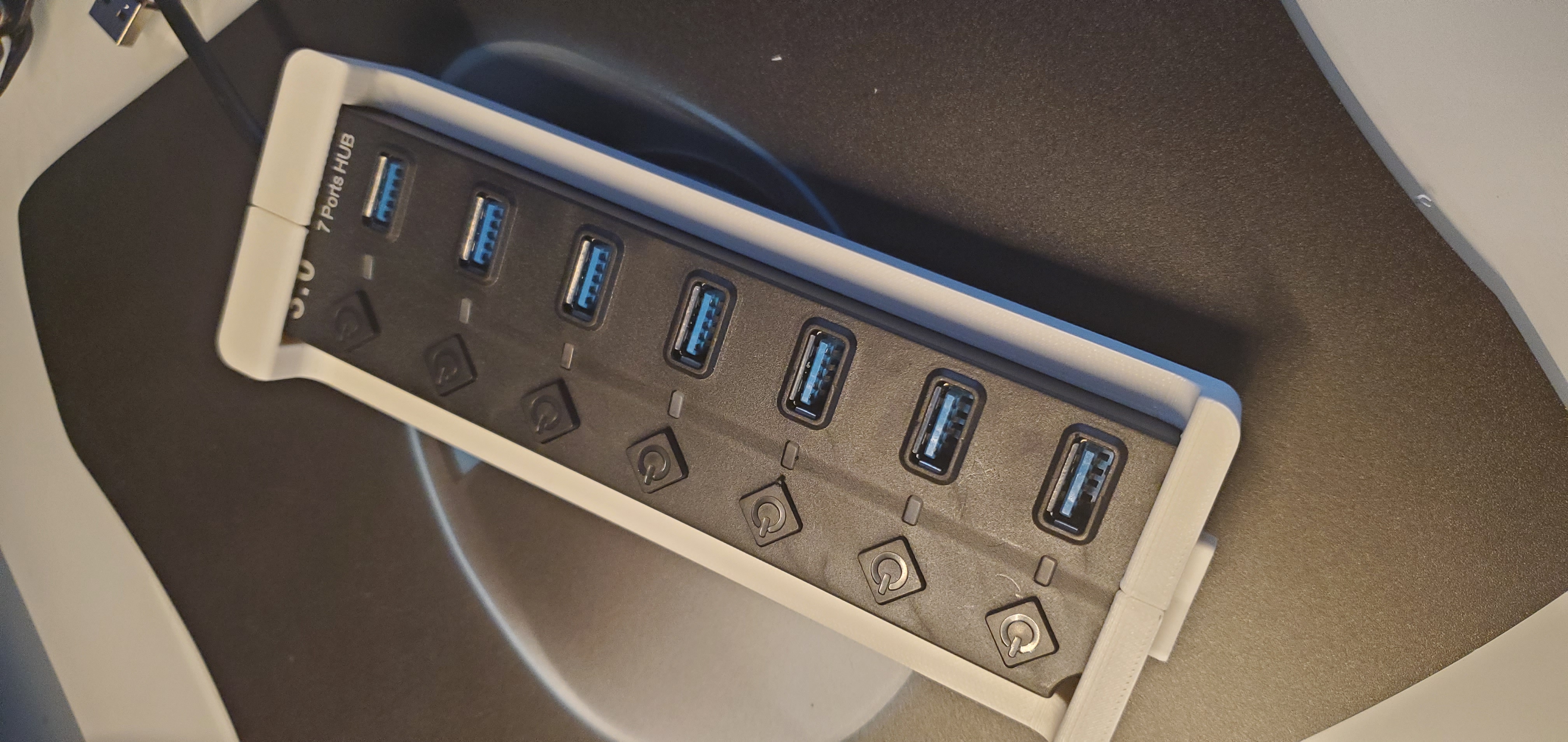 Skadis USB Hub Holder