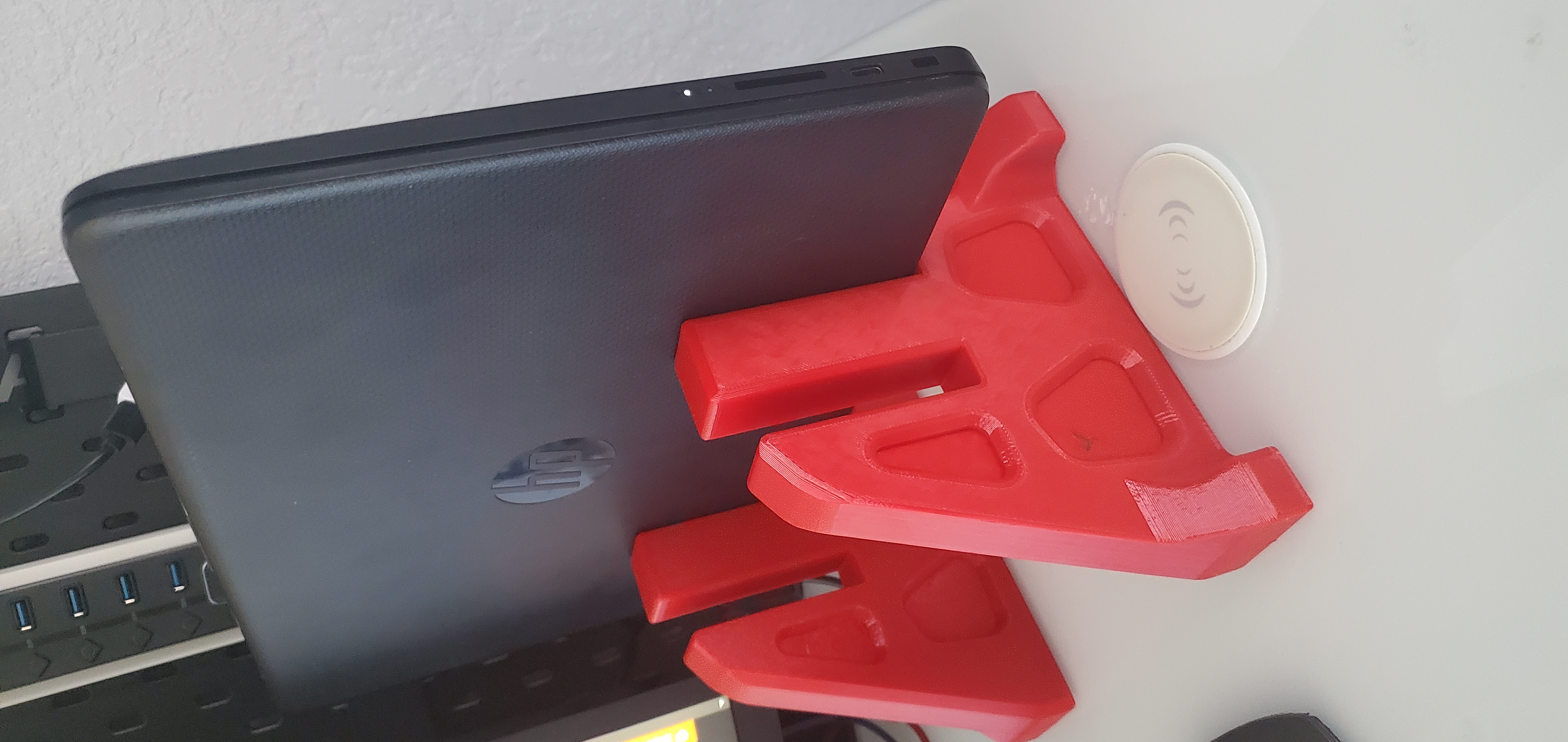 Vertical laptop and tablet stand