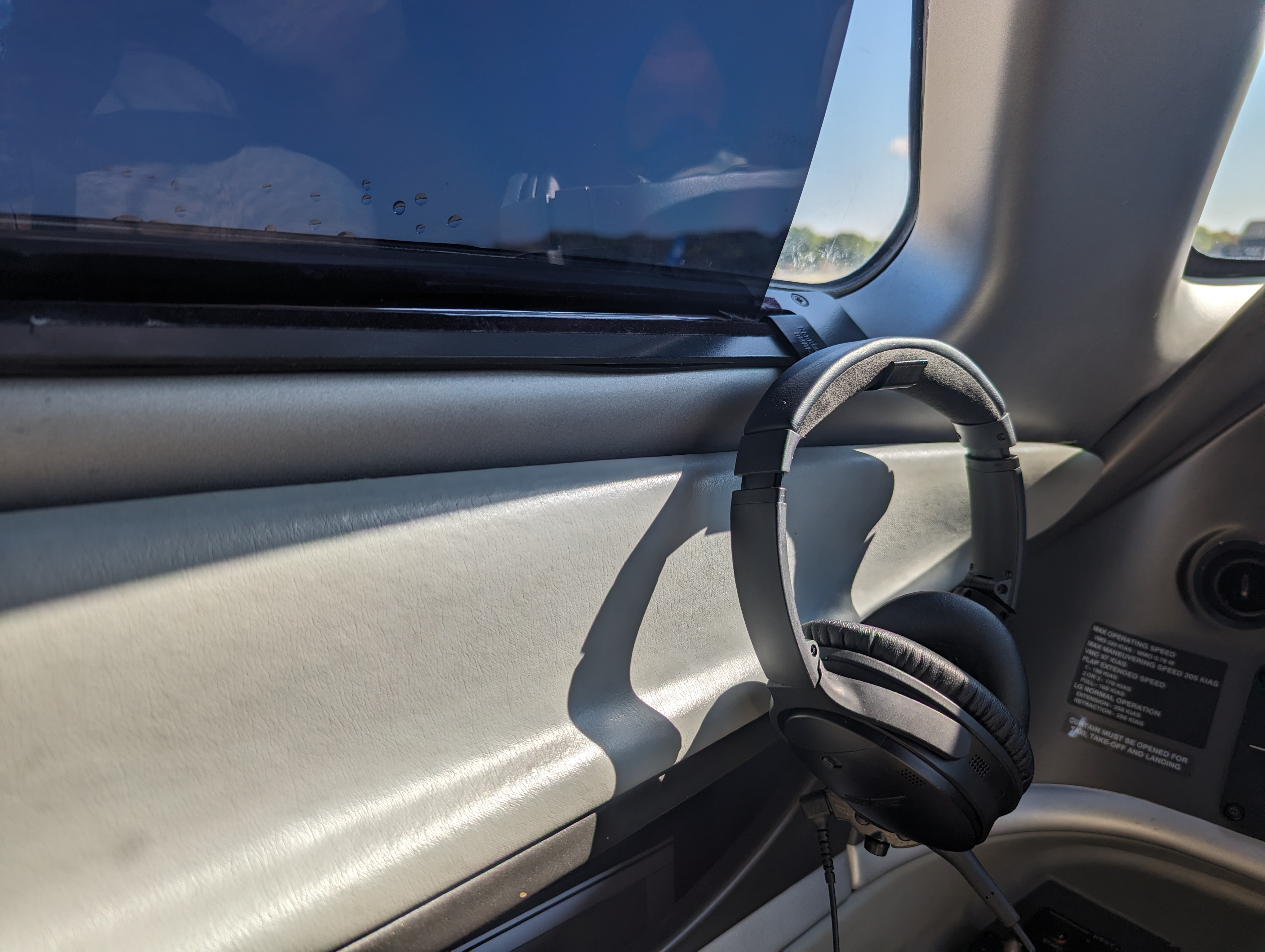 Embraer Phenom Headset Hook