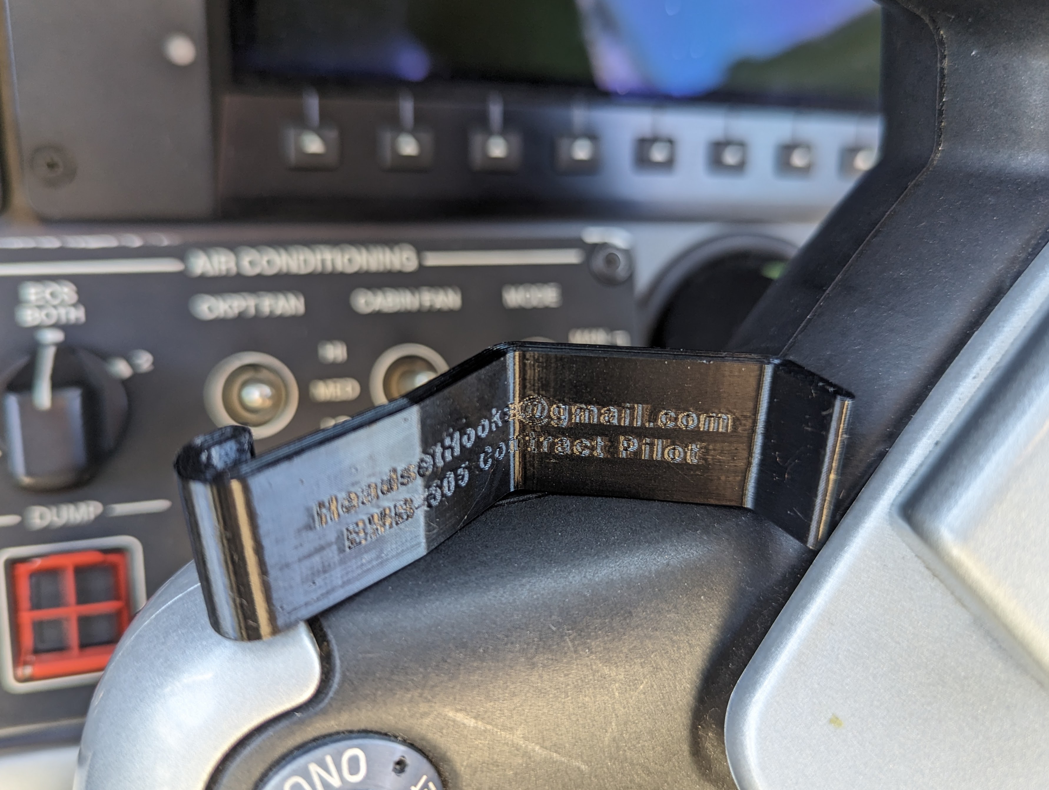 Miniatura 4 do modelo 3D Embraer Phenom Headset Hook