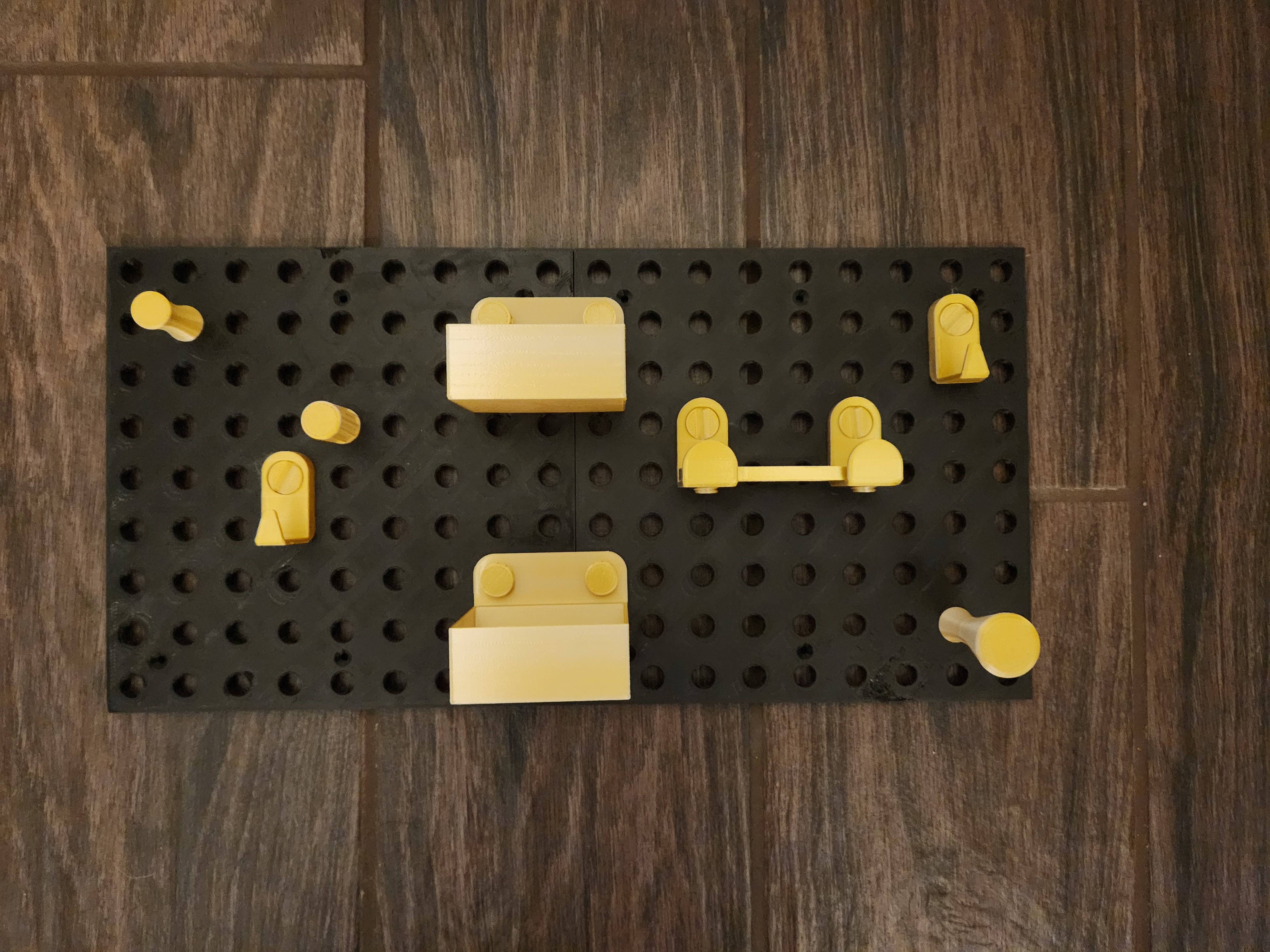 Miniatura 2 do modelo 3D Threaded Wall Board