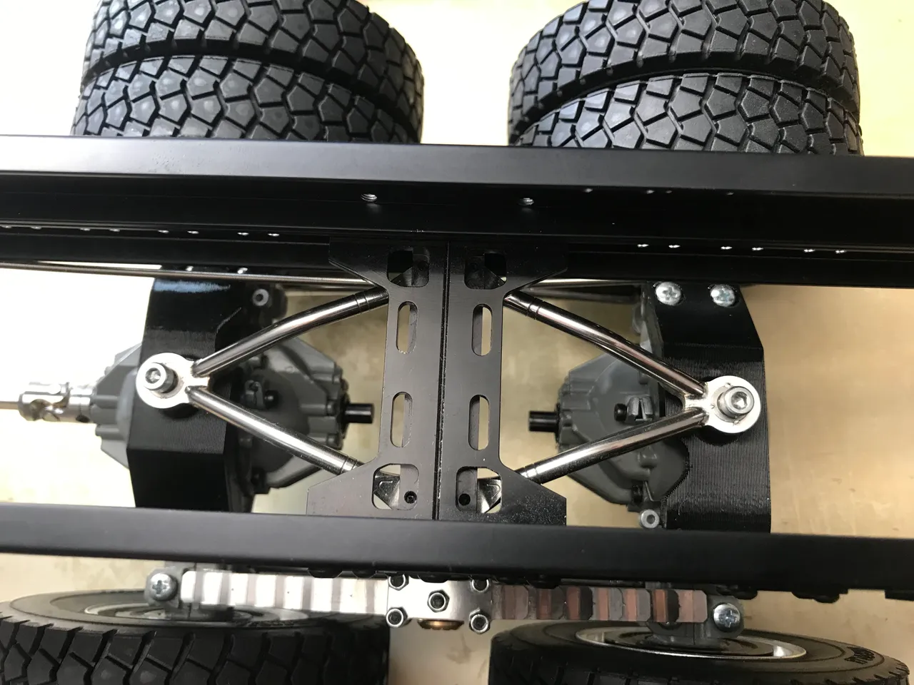 Rc truck best sale rear axle