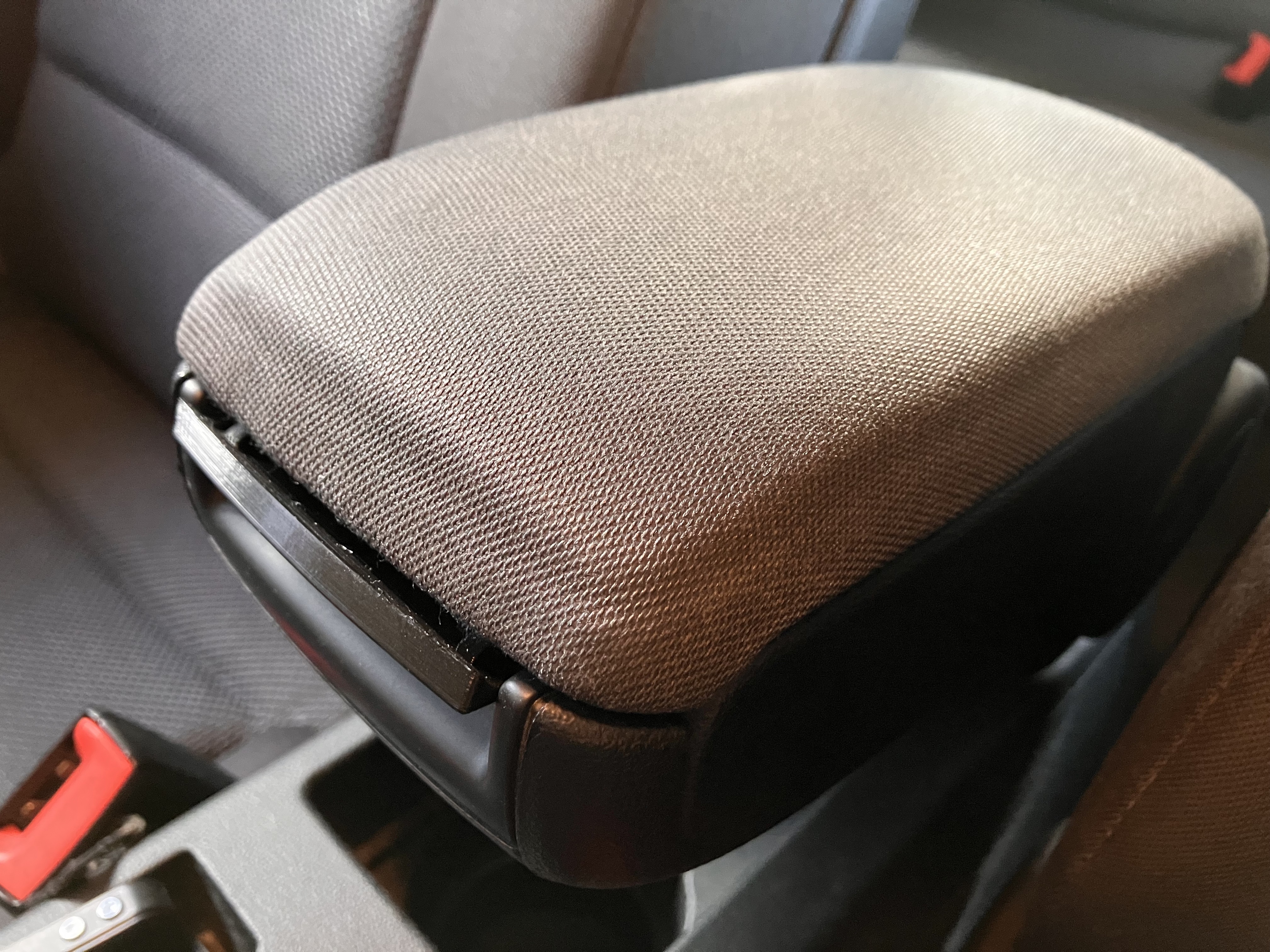Armrest clip for Audi A3 8P