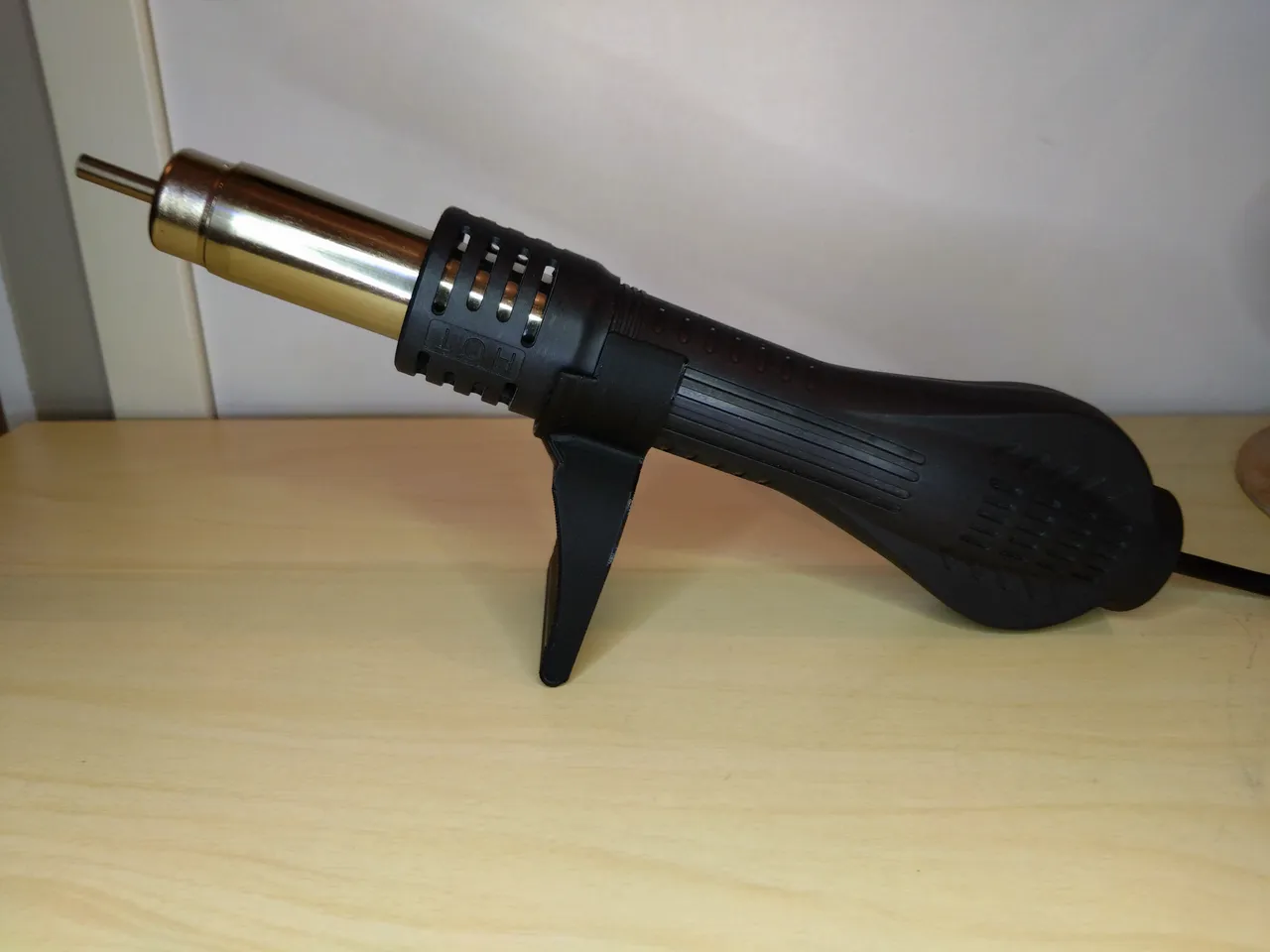 Hot air gun clip on stand with a magnet by Ravenwreck, Download free STL  model