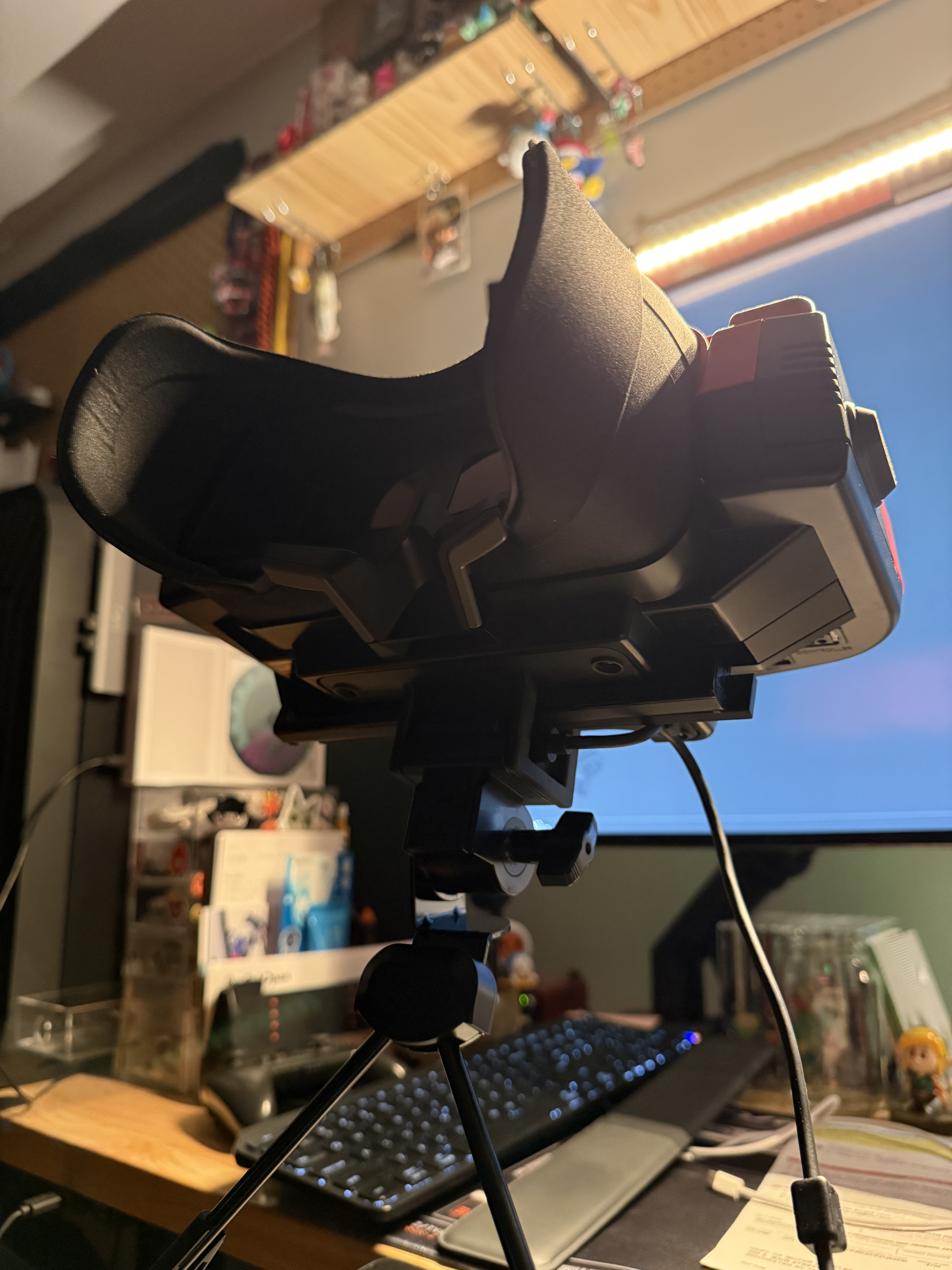 Virtual Boy Charging Mount for Nintendo Switch (LCD & OLED)