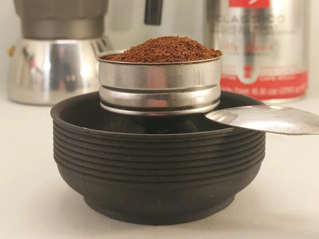 Moka Pot basket holder to stop coffee mess