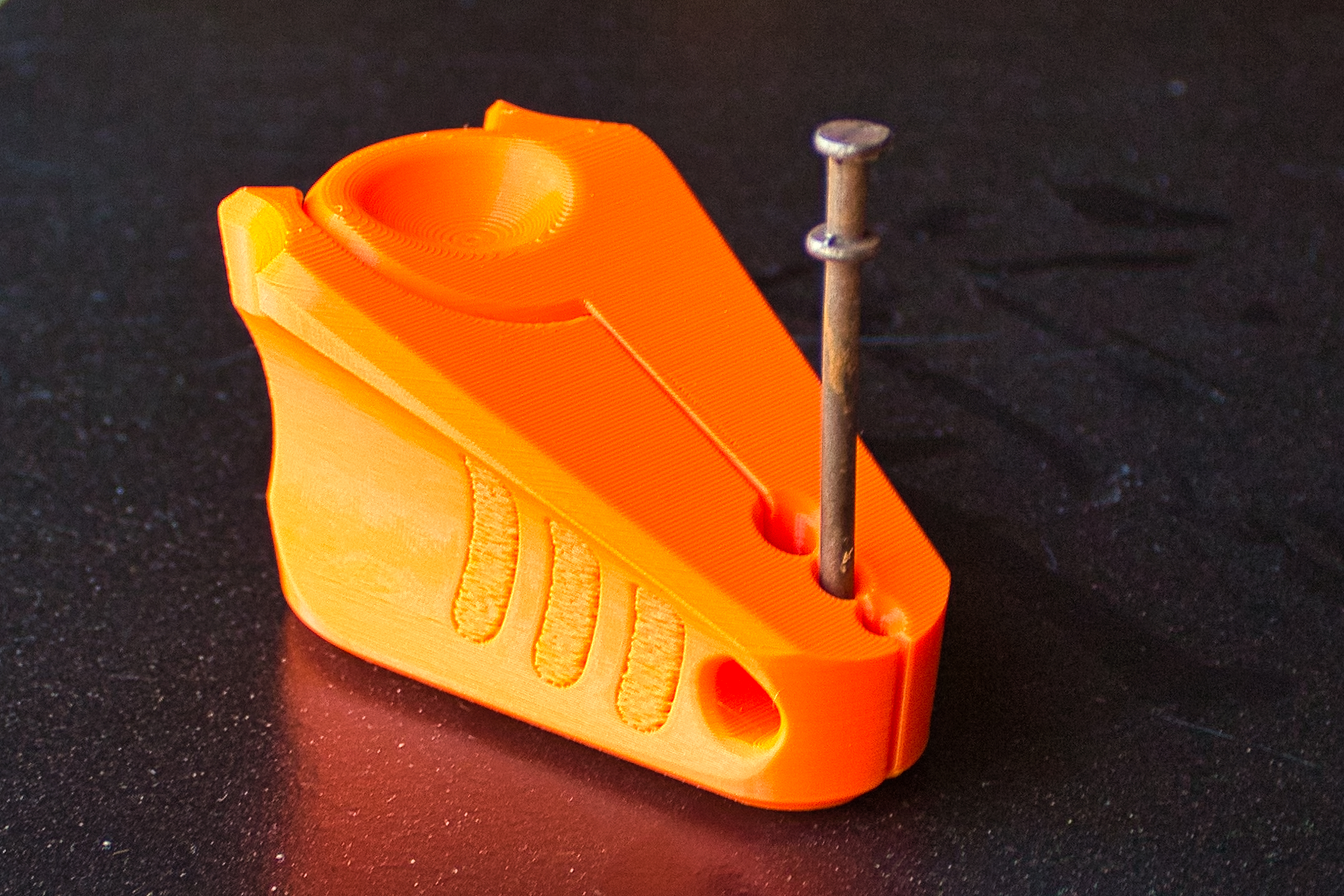 Miniatura 2 do modelo 3D Nail Guide / Finger Guard