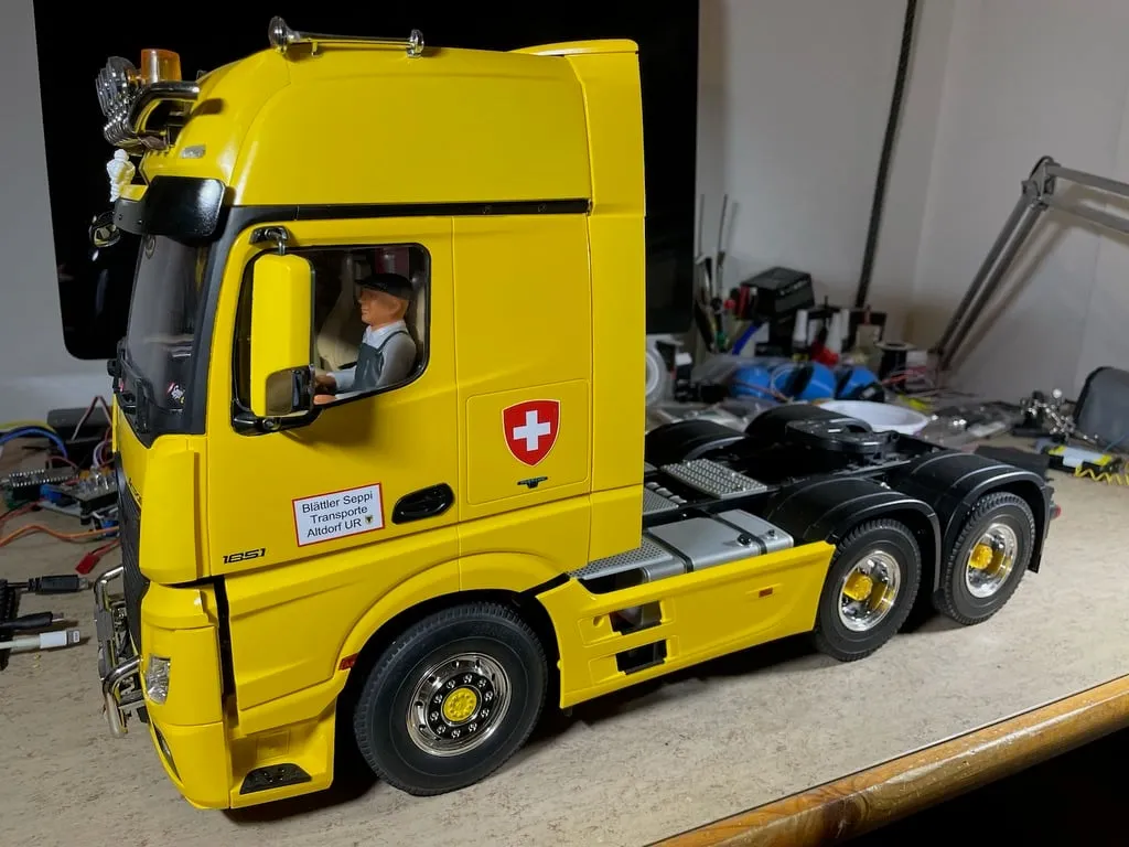 Hercules hobby rc shop truck