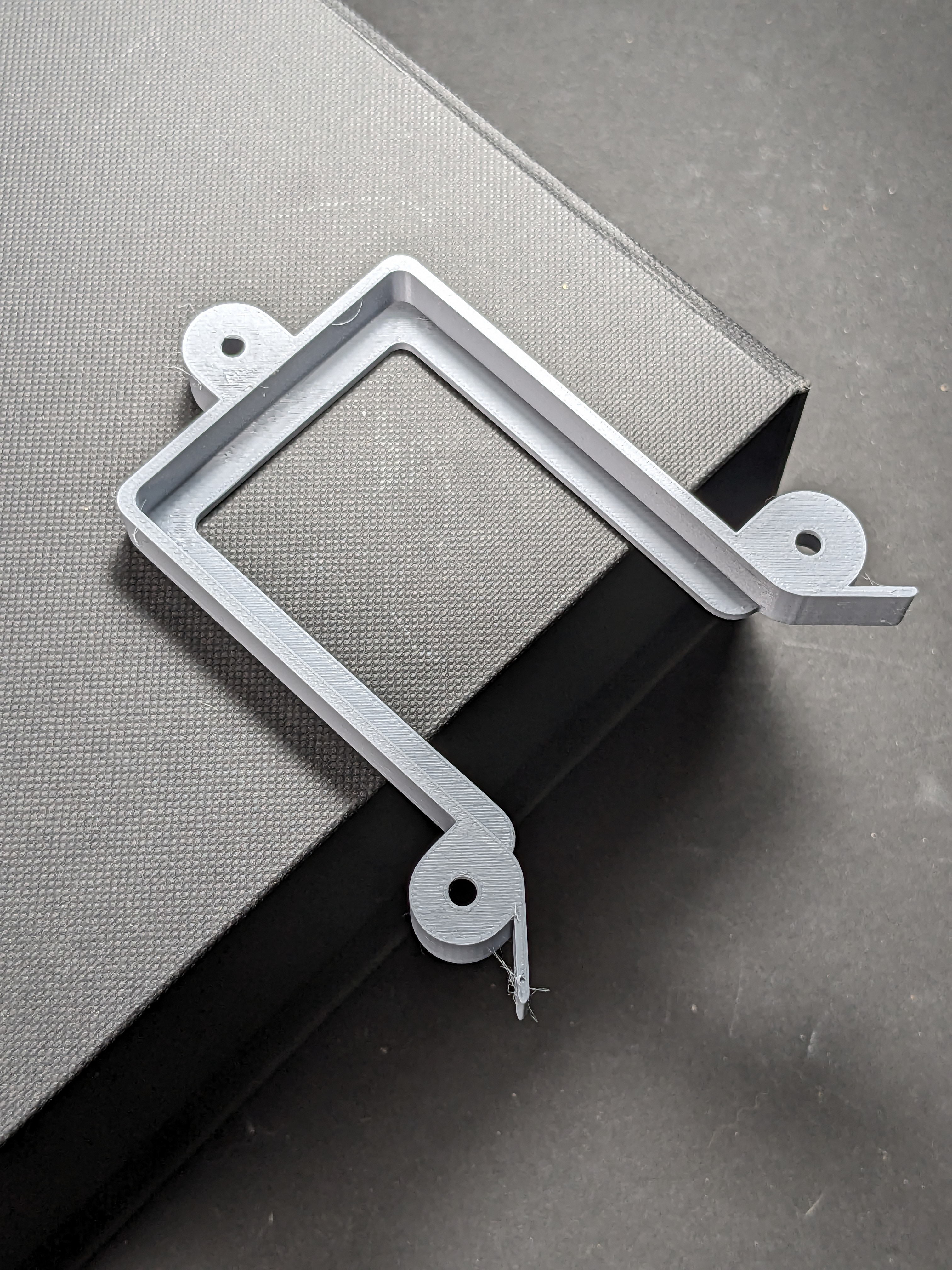Miniatura 3 do modelo 3D LED Remote Holder