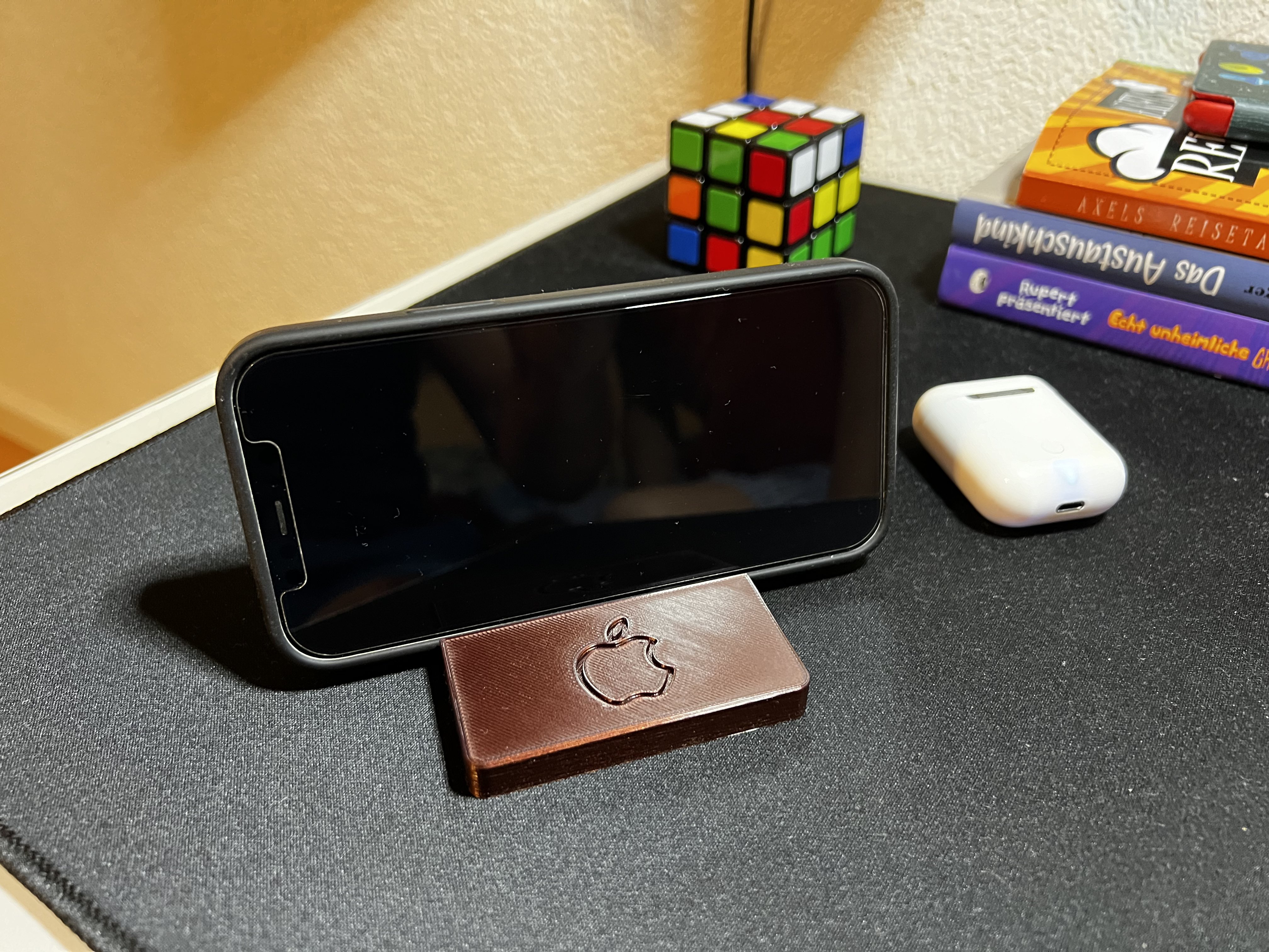 Stand for IPhone by Boomi | Download free STL model | Printables.com
