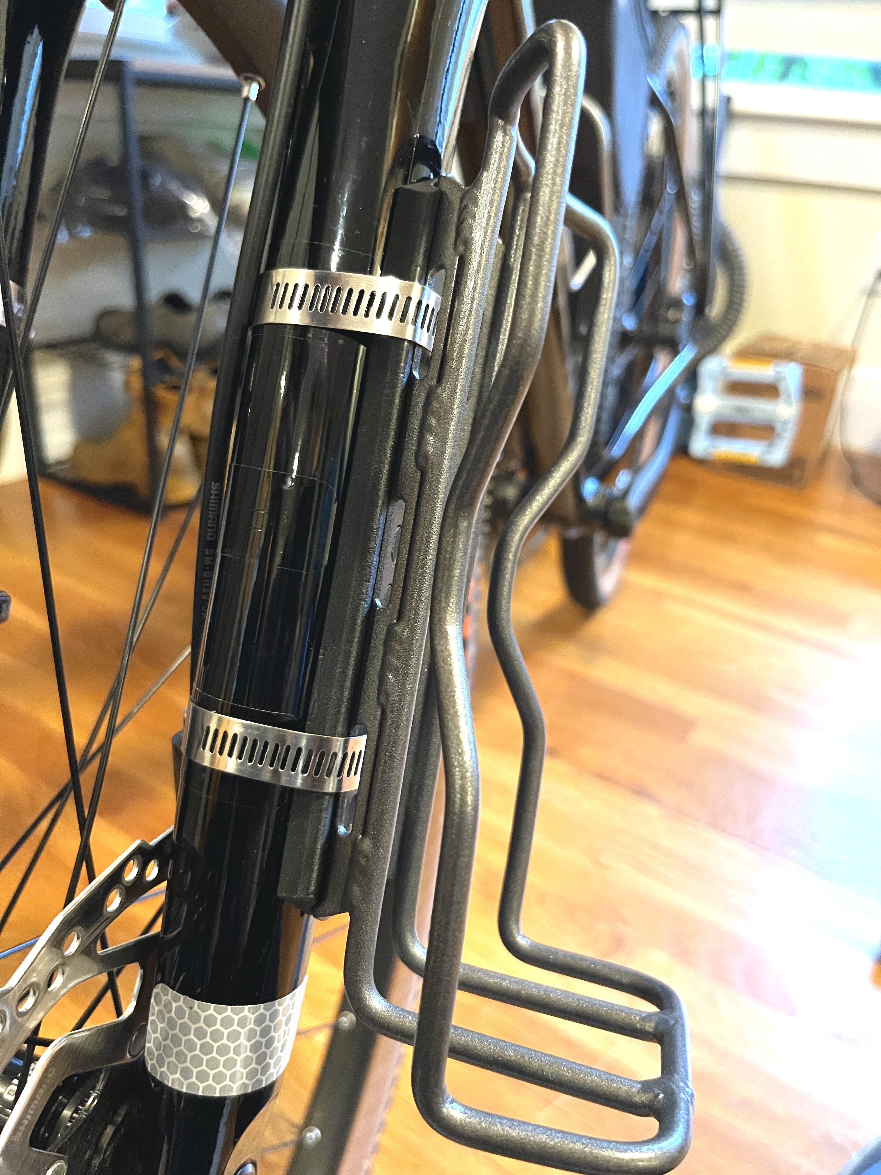 Bikepacking Blackburn Outpost Cargo Cage Suspension Fork Adpater